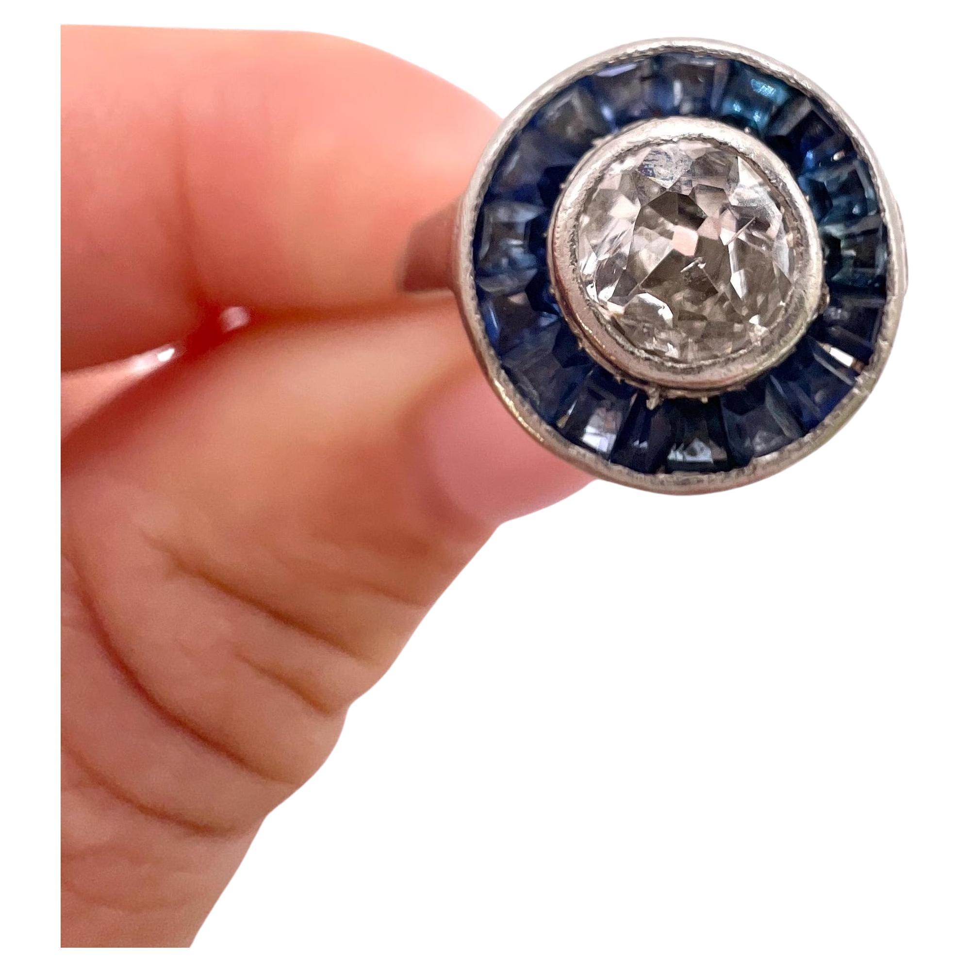 Bague ancienne en or blanc 18ct et platine, 0,35 carat Art Deco saphir et diamant en vente