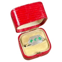 Antique 18ct White Gold 
Platinum, Edwardian Emerald Diamond Deco Ring