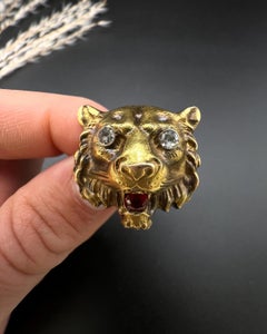 Broche ancienne en or jaune 18ct, 1920, tête de tigre avec diamant et grenat