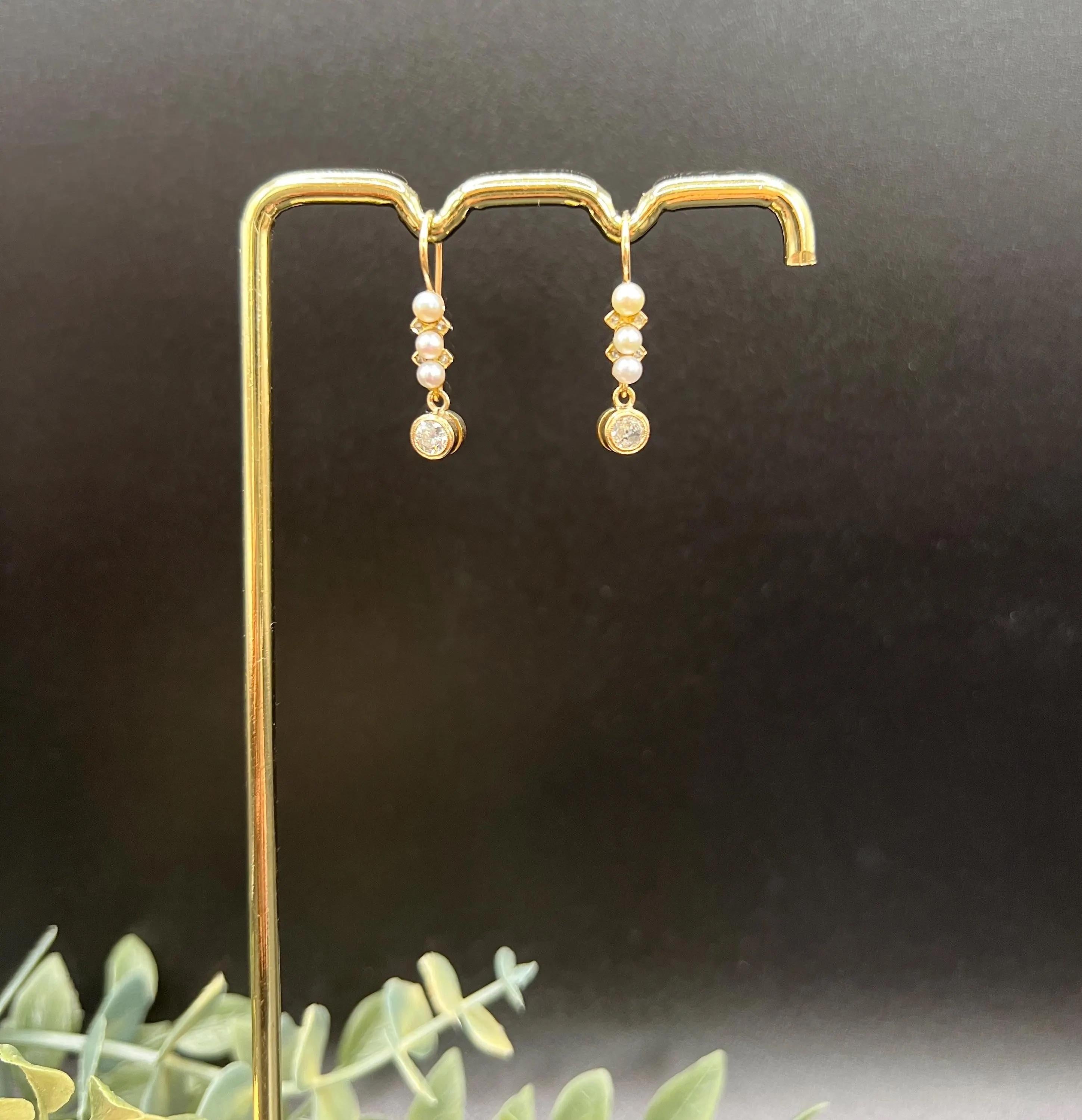 Antichi orecchini a goccia in oro giallo 18ct, 1920, con diamanti e perle in vendita 3