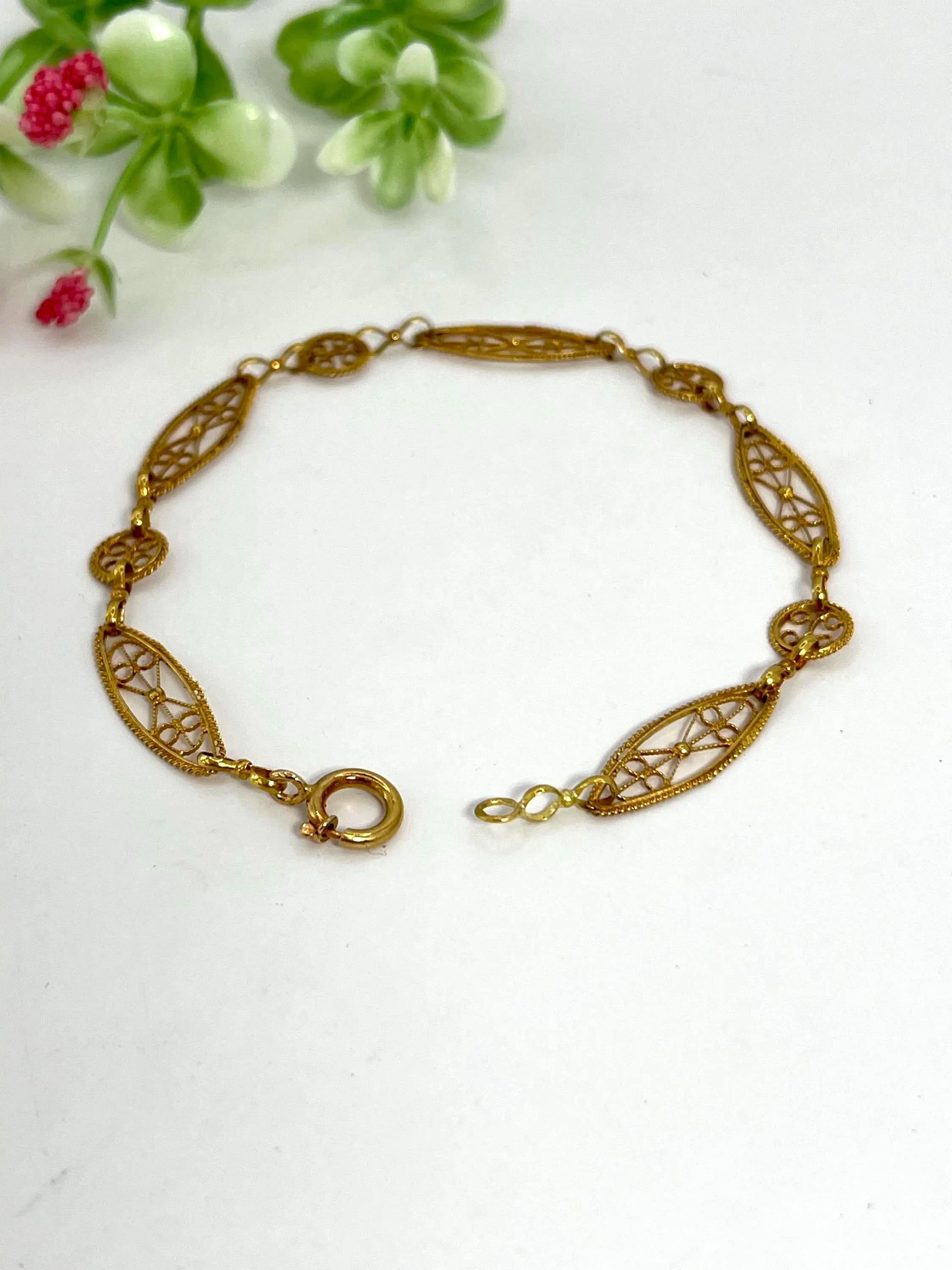 Bracelet décoratif en or jaune 18ct, années 1920, avec des liens fantaisie en vente 3