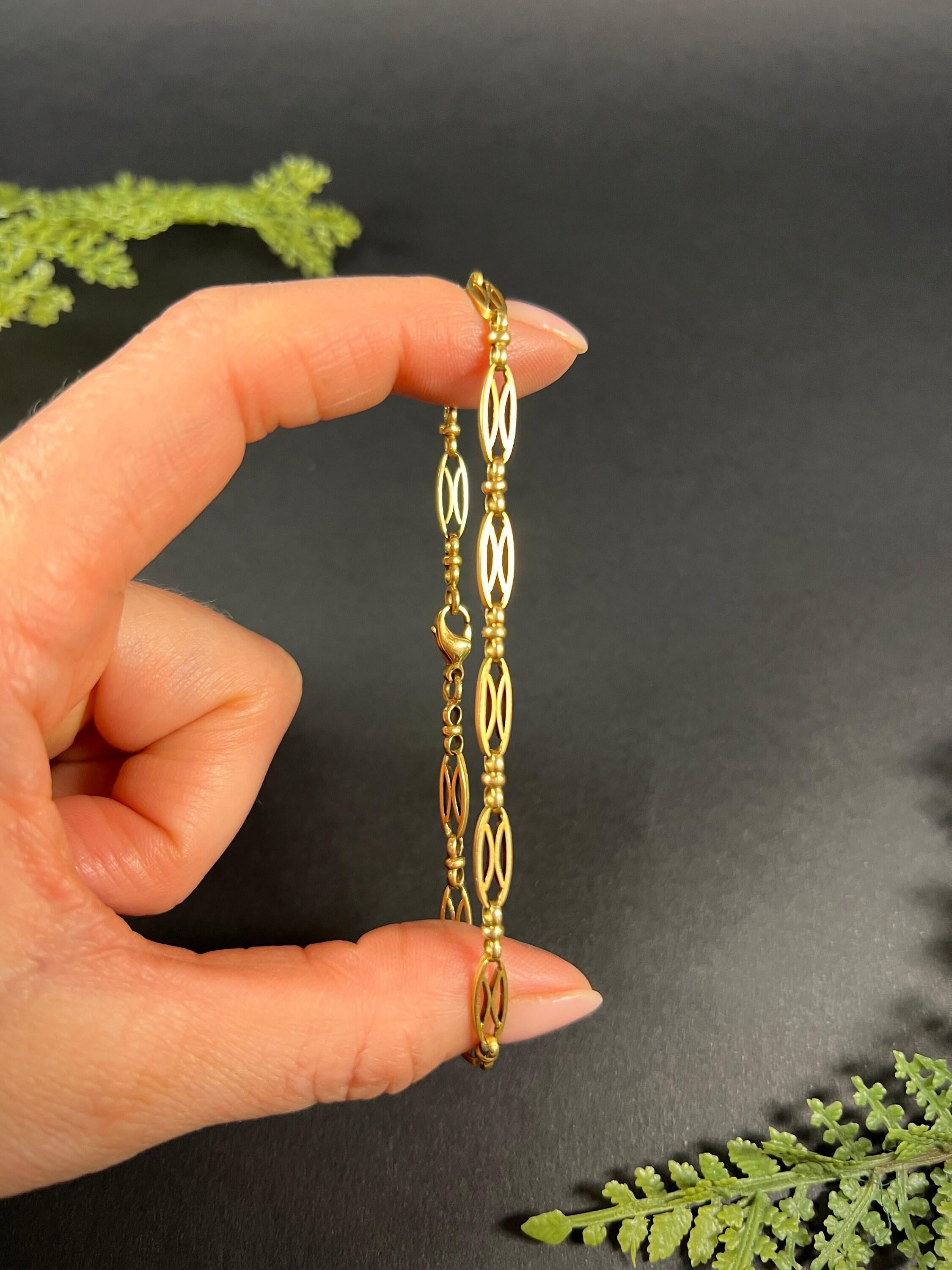 Antique 18ct Yellow Gold, 1920s Fancy Oval Link Bracelet with Lobster Clasp For Sale 5