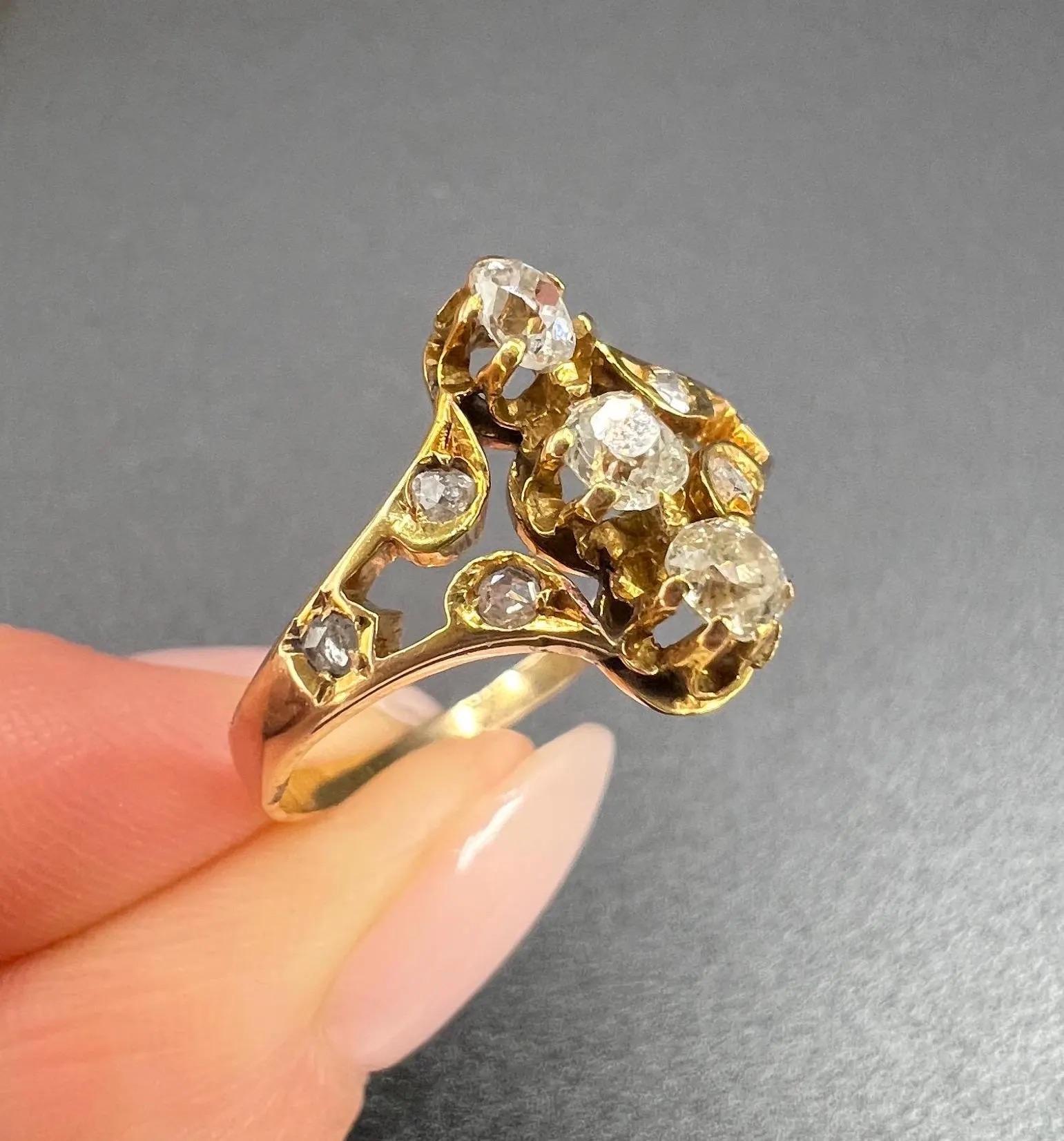 Antique 18ct Yellow Gold, Art Nouveau Three Stone, Cushion Cut Diamond Ring For Sale 6