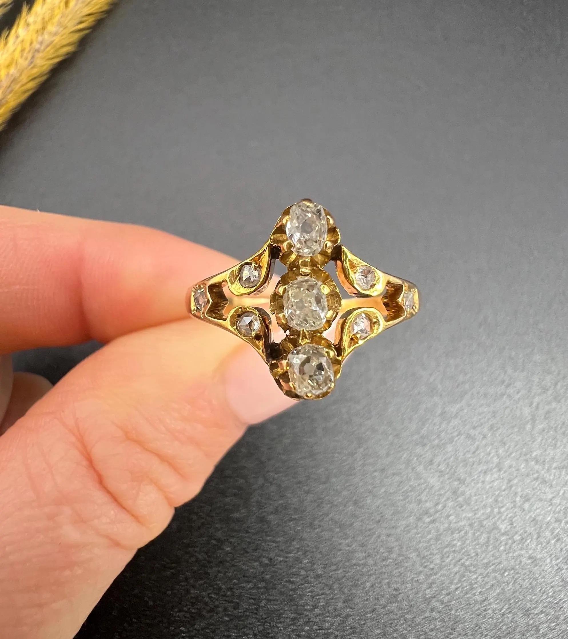Antique 18ct Yellow Gold, Art Nouveau Three Stone, Cushion Cut Diamond Ring For Sale 2