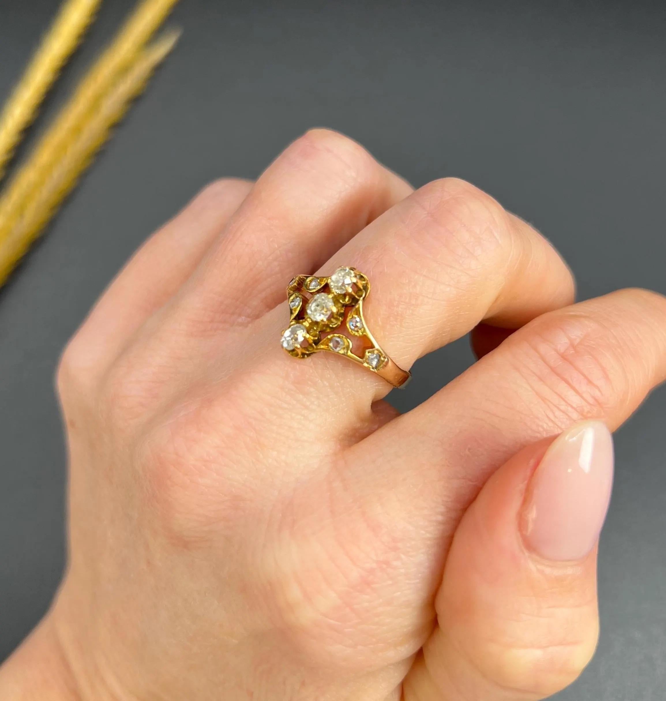 Antique 18ct Yellow Gold, Art Nouveau Three Stone, Cushion Cut Diamond Ring For Sale 3