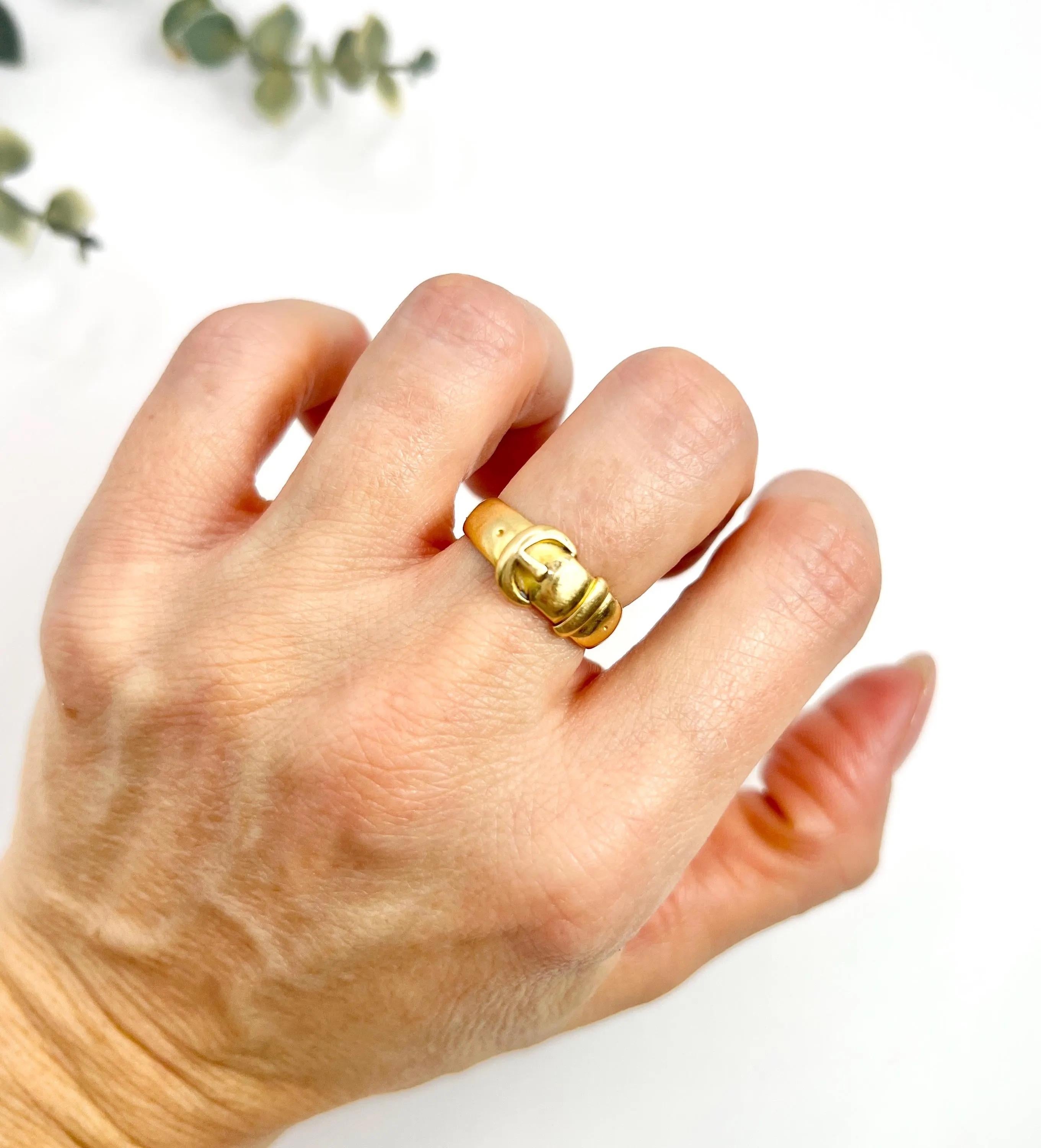 Antique 18ct Yellow Gold, Buckle Ring Hallmarked Chester 1920 For Sale 2