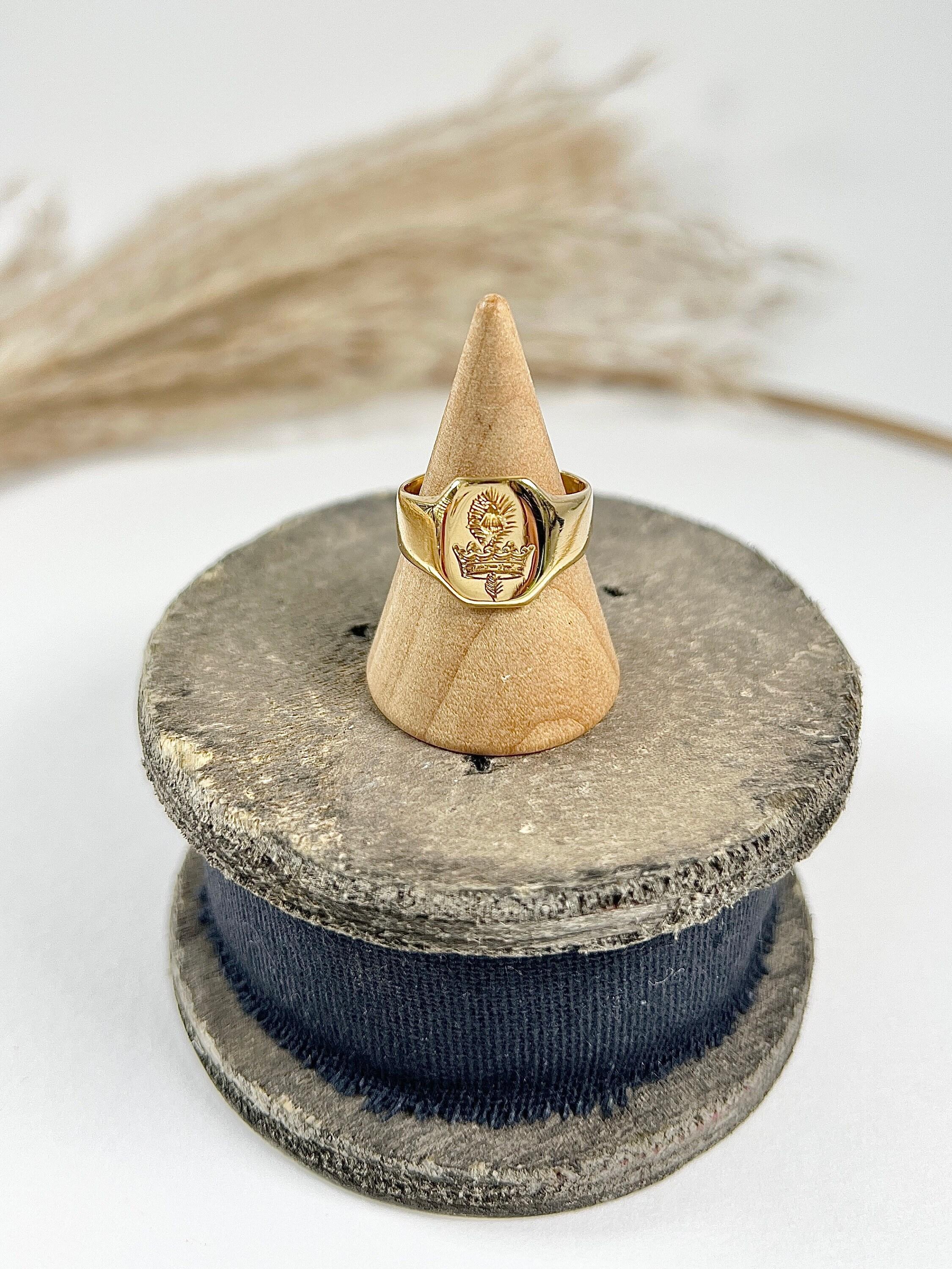 Antiker 18ct Gelbgold, Kronenfeder Familienwappen Intaglio Siegelring im Zustand „Gut“ in Brighton, GB