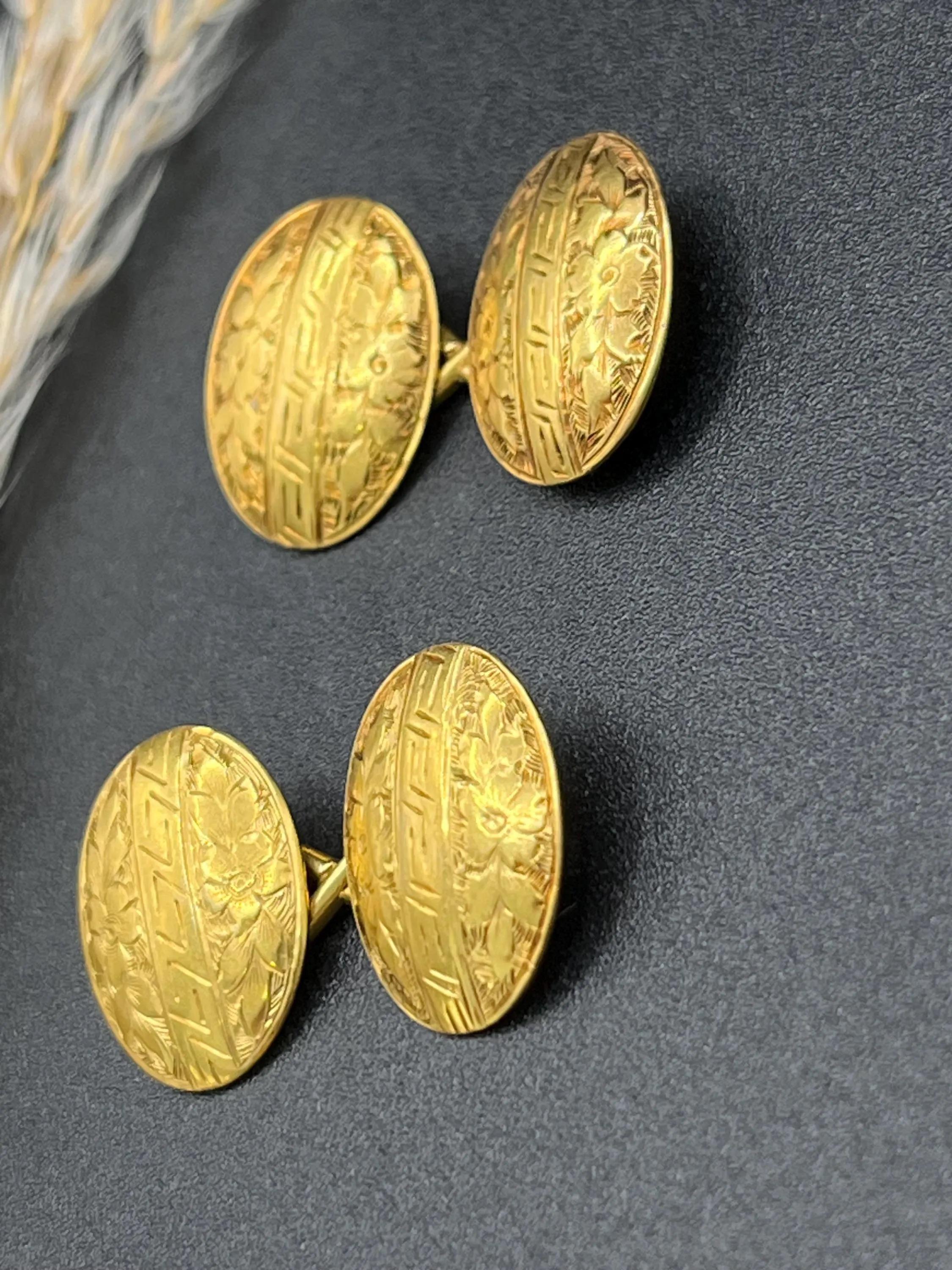 Boutons de manchette anciens en or jaune 18ct, gravés à la main, poinçonnés Birmingham 1899 Bon état - En vente à Brighton, GB