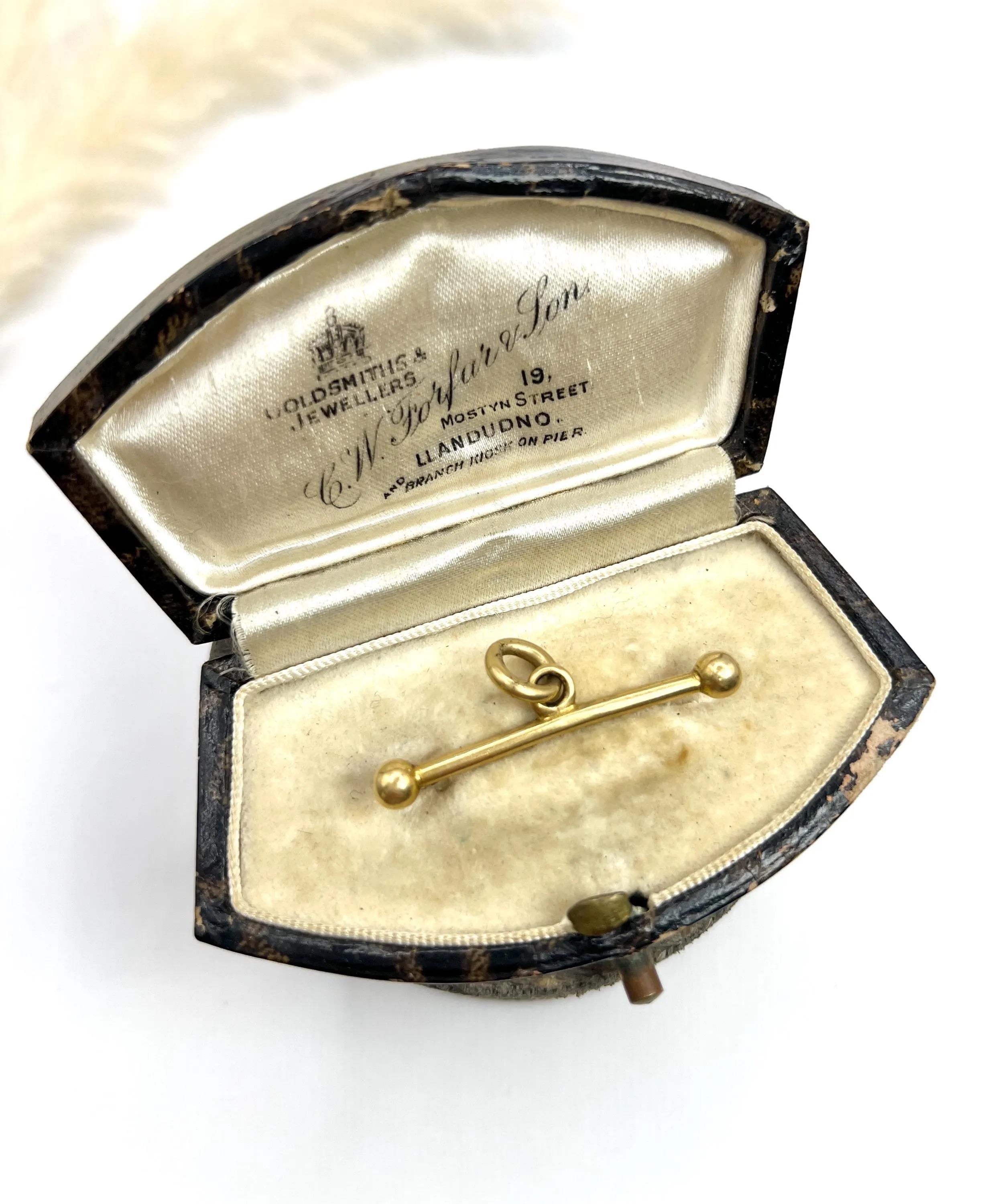 Antique 18ct Yellow Gold, Edwardian 39.6mm T-Bar Accessory Pendant For Sale 6
