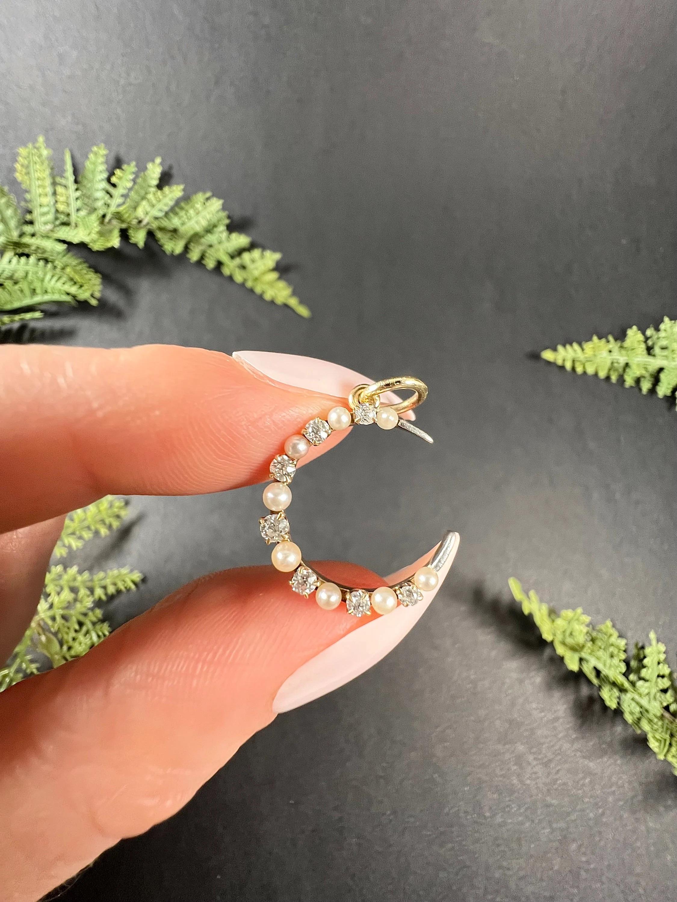 Antiker Anhänger mit Halbmond aus 18 Karat Gelbgold, edwardianischem Diamant und Perle im Angebot 4