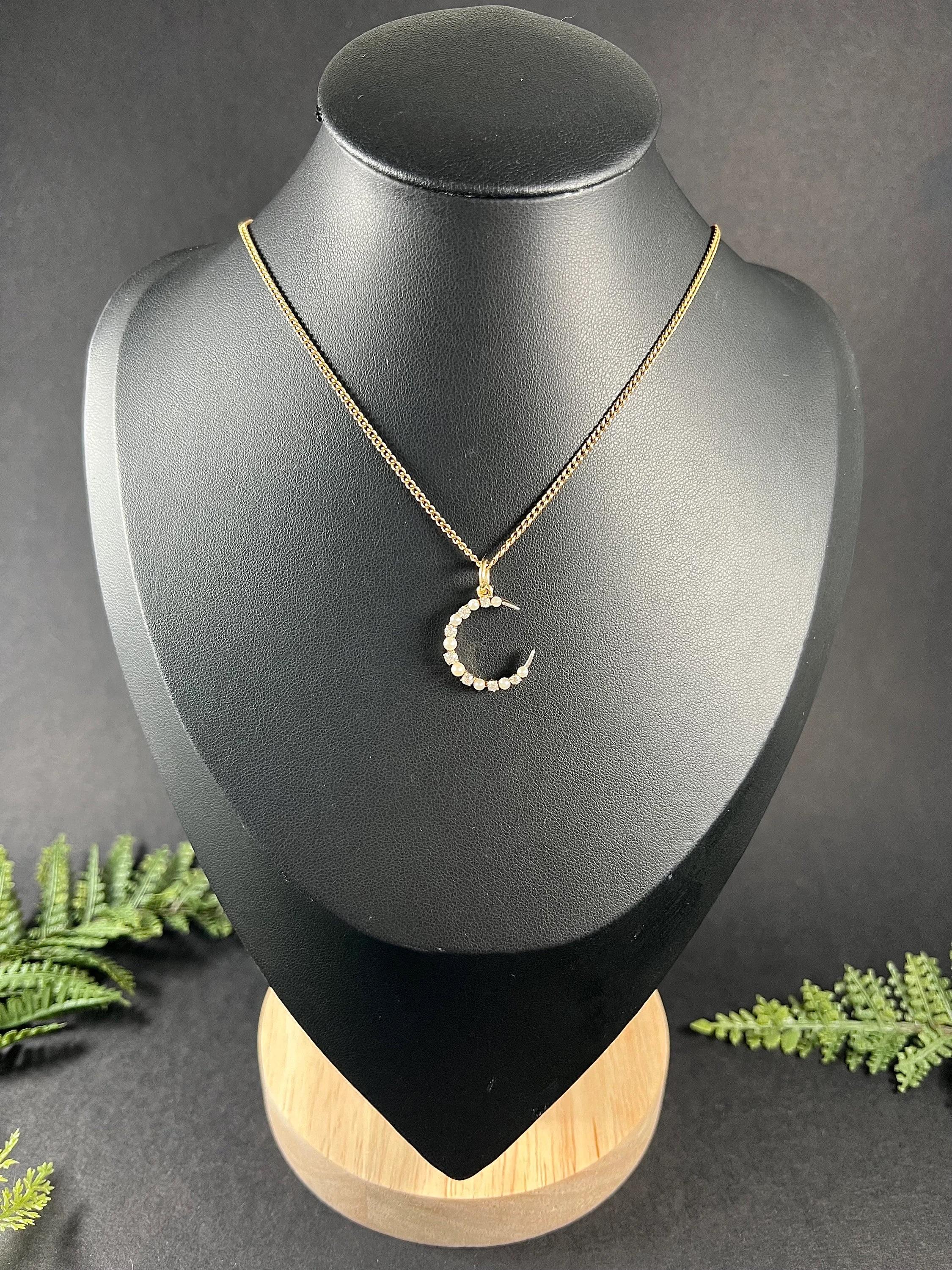 Antiker Anhänger mit Halbmond aus 18 Karat Gelbgold, edwardianischem Diamant und Perle für Damen oder Herren im Angebot