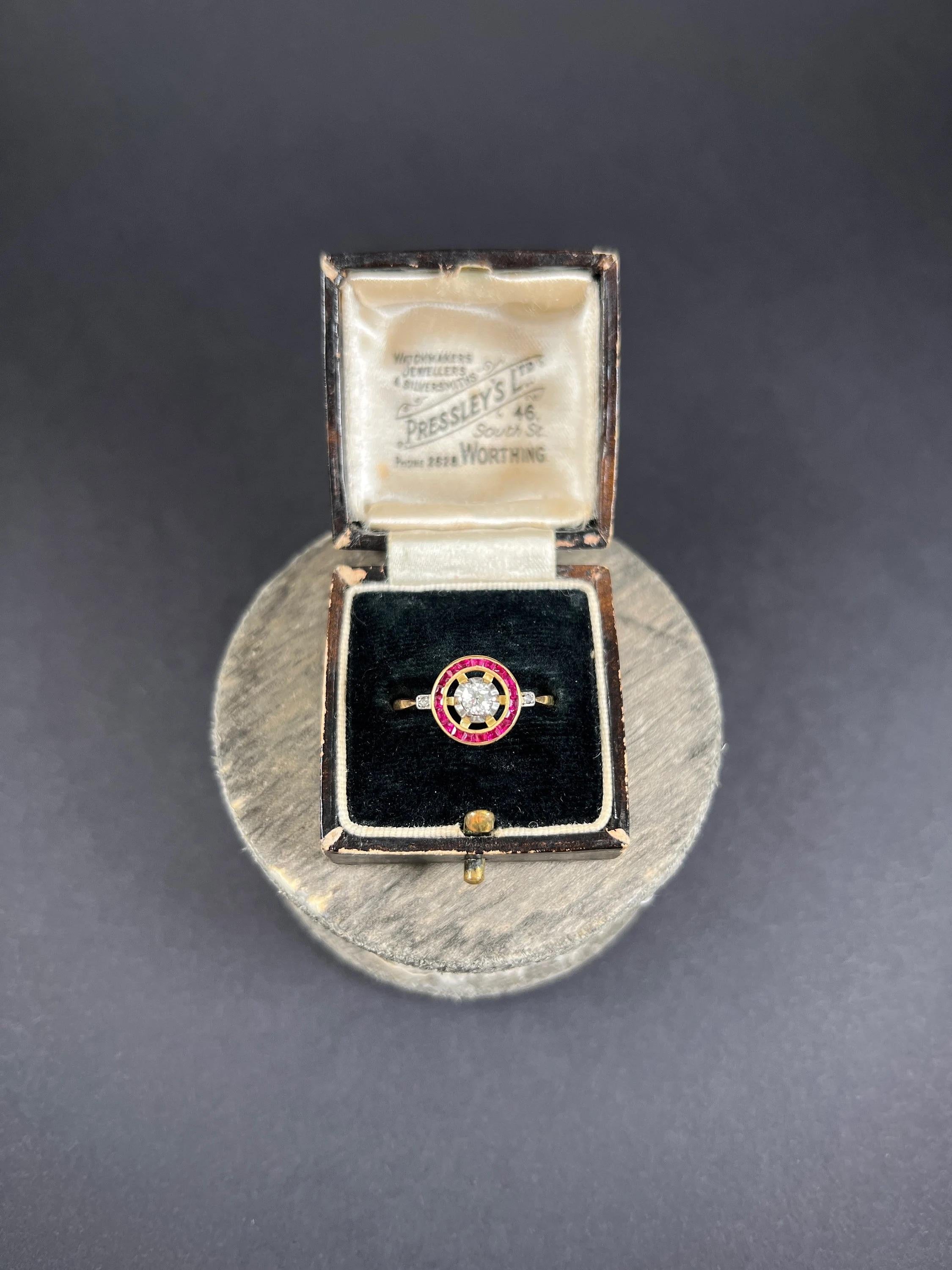 Antique 18ct Yellow Gold, Edwardian era Calibrated Ruby & Diamond Target Ring For Sale 1