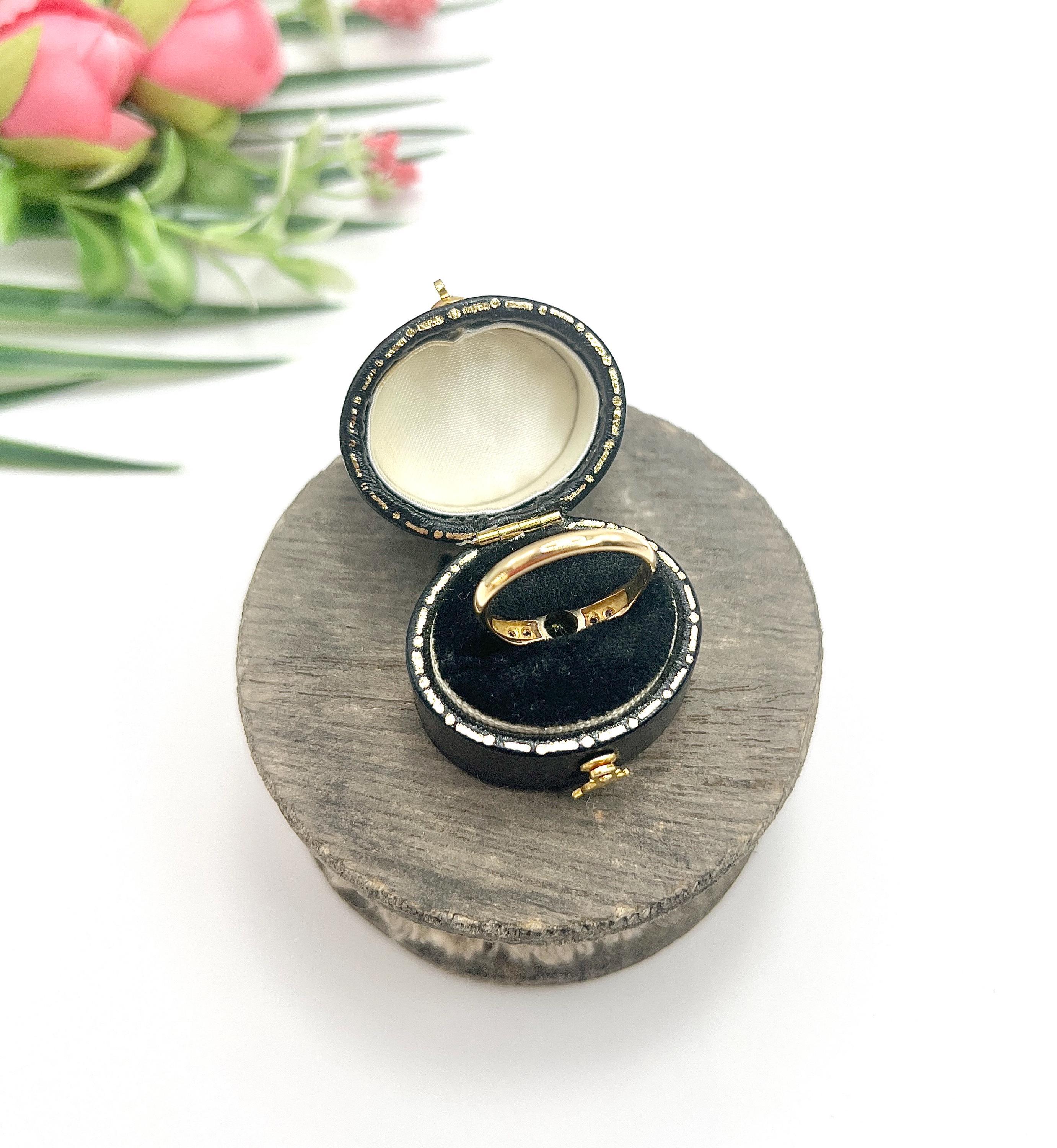 Bague ancienne en or jaune 18ct, péridot et diamant d'époque édouardienne en vente 1