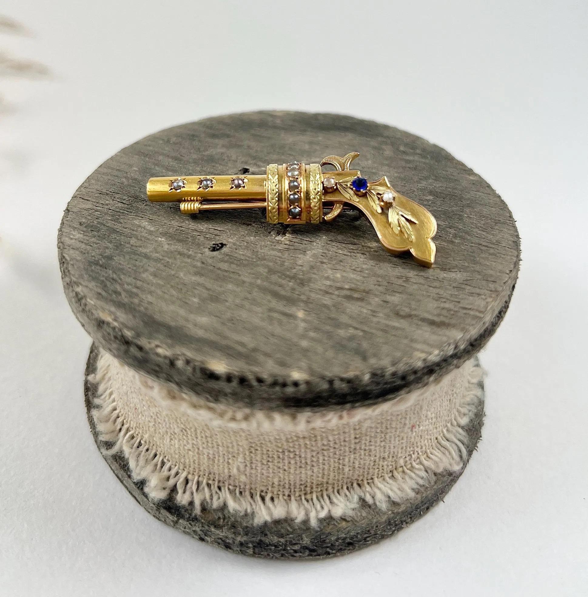 Antiguo broche pistola eduardiano de oro amarillo de 18 ct con perlas naturales Corte redondo