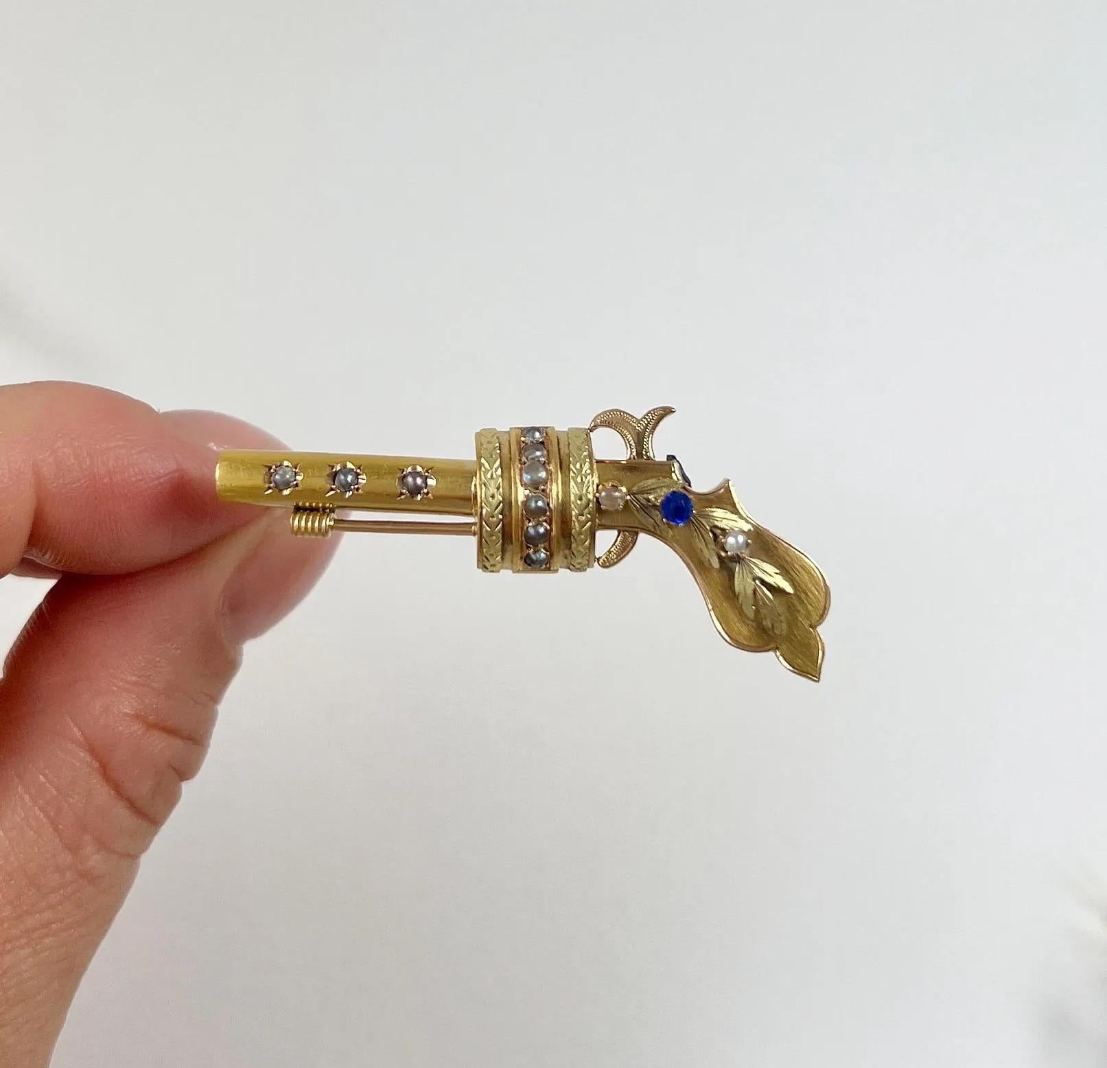 Antiguo broche pistola eduardiano de oro amarillo de 18 ct con perlas naturales 3