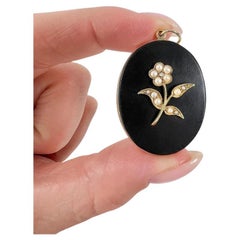 Antique 18ct Yellow Gold, Edwardian Onyx & Seed Pearl Flower Locket