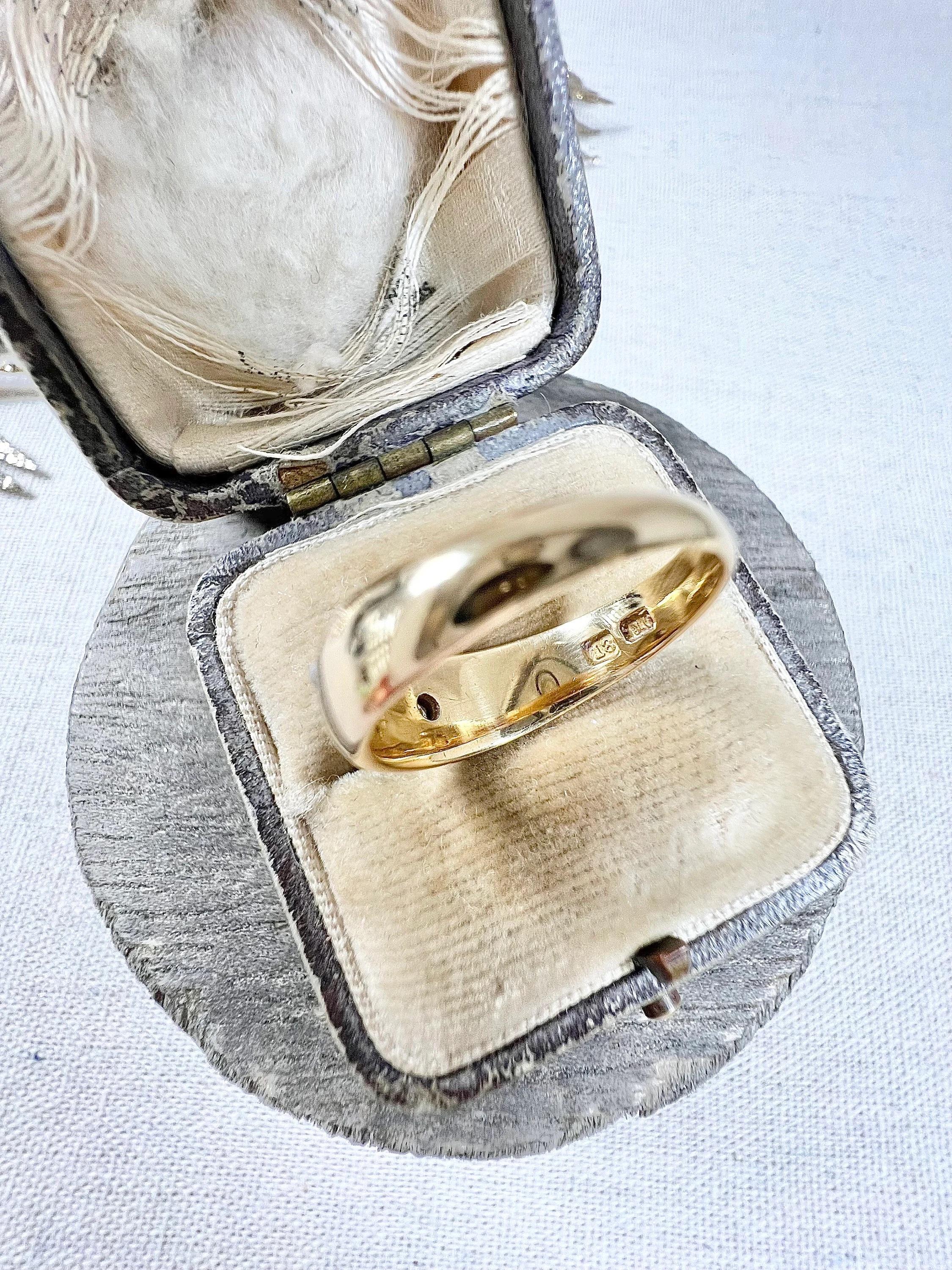 Antique 18ct Yellow Gold, Edwardian Pearl & Diamond Band Ring For Sale 2
