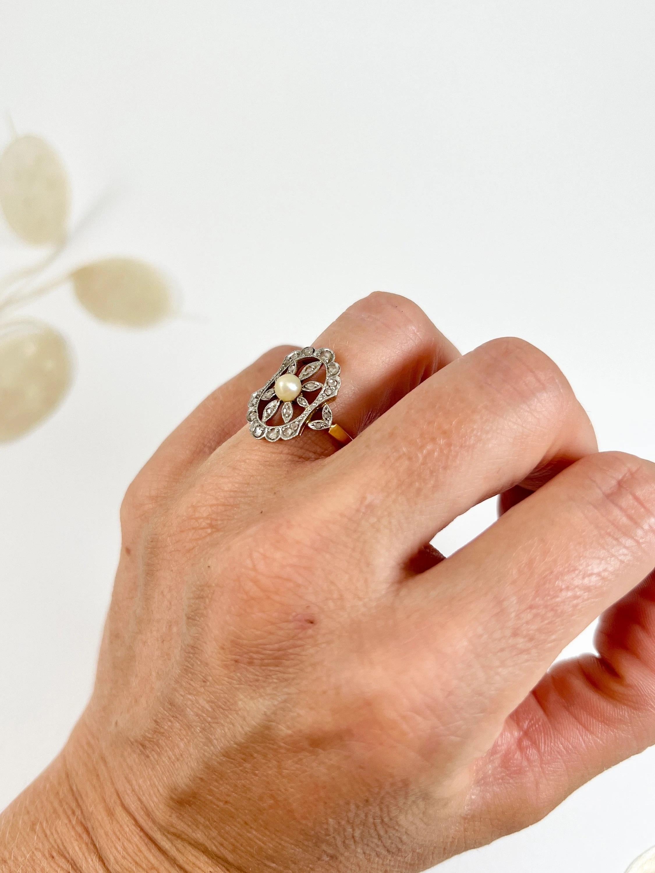 Women's or Men's Antique 18ct Yellow Gold Edwardian Pearl & Diamond Flower Ring For Sale
