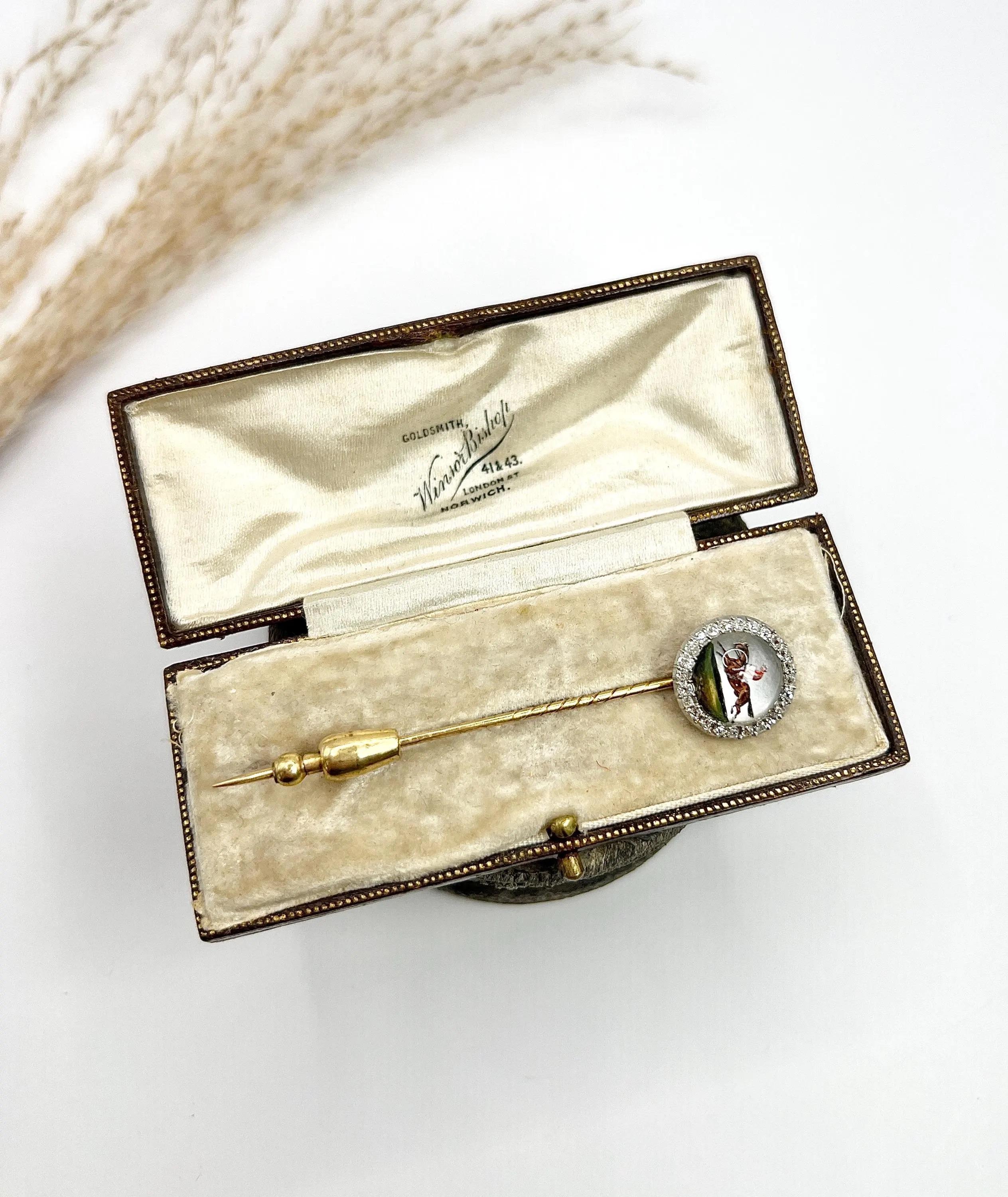 Antique 18ct Yellow Gold, Edwardian Race Horse, Essex Glass & Diamond Stick Pin For Sale 2