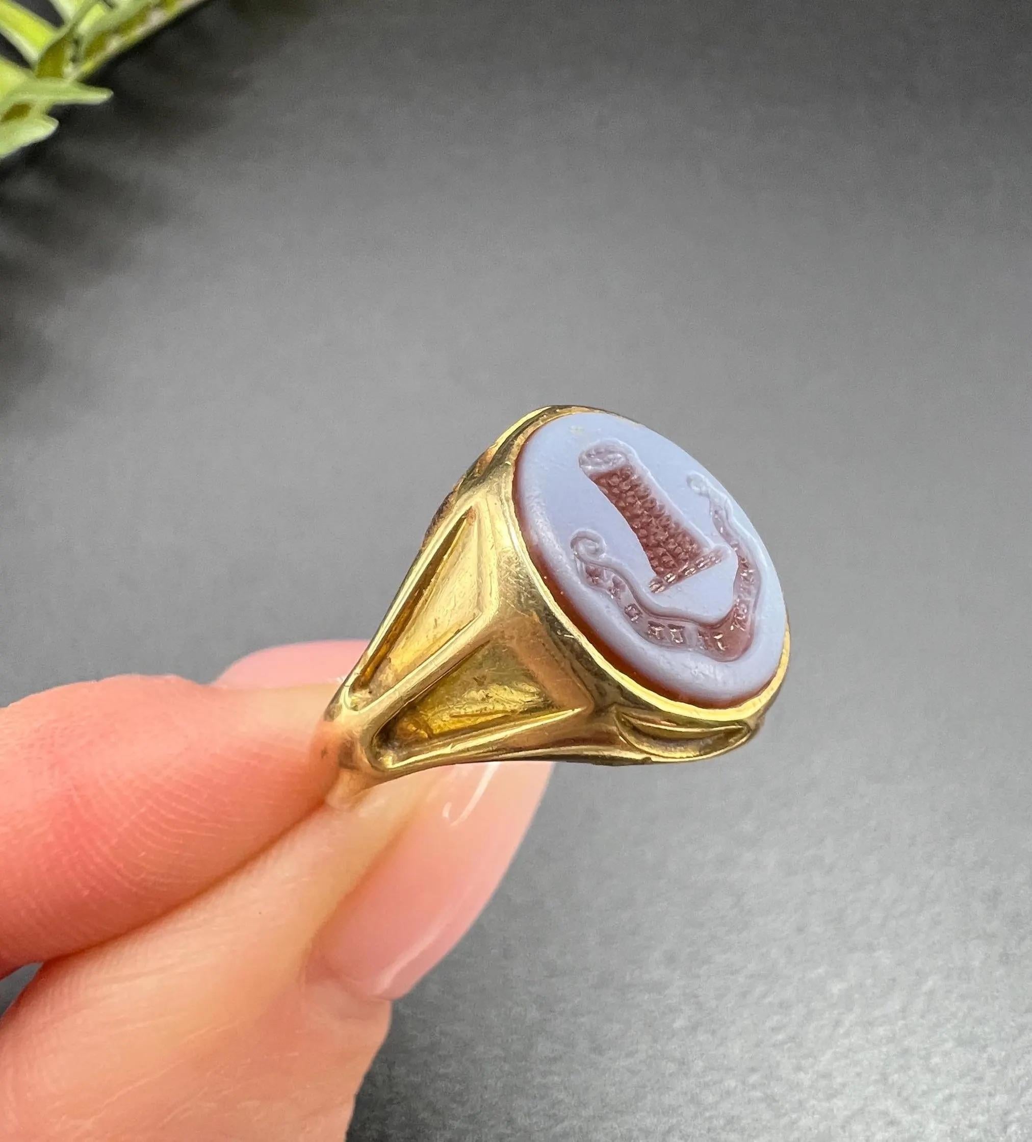 Antique 18ct Yellow Gold, Edwardian Sardonyx Seal Signet Ring For Sale 7