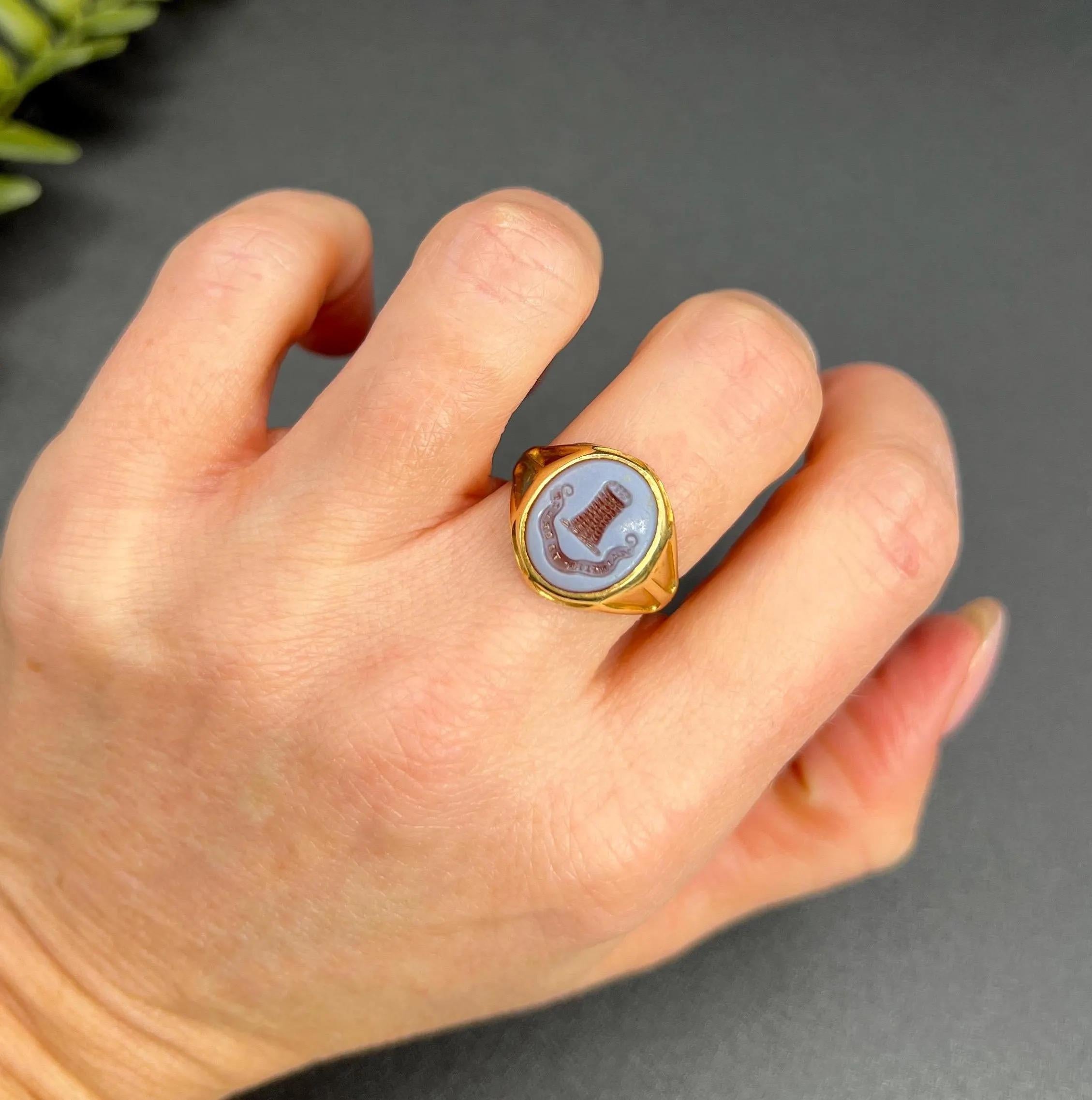 Antique 18ct Yellow Gold, Edwardian Sardonyx Seal Signet Ring For Sale 3