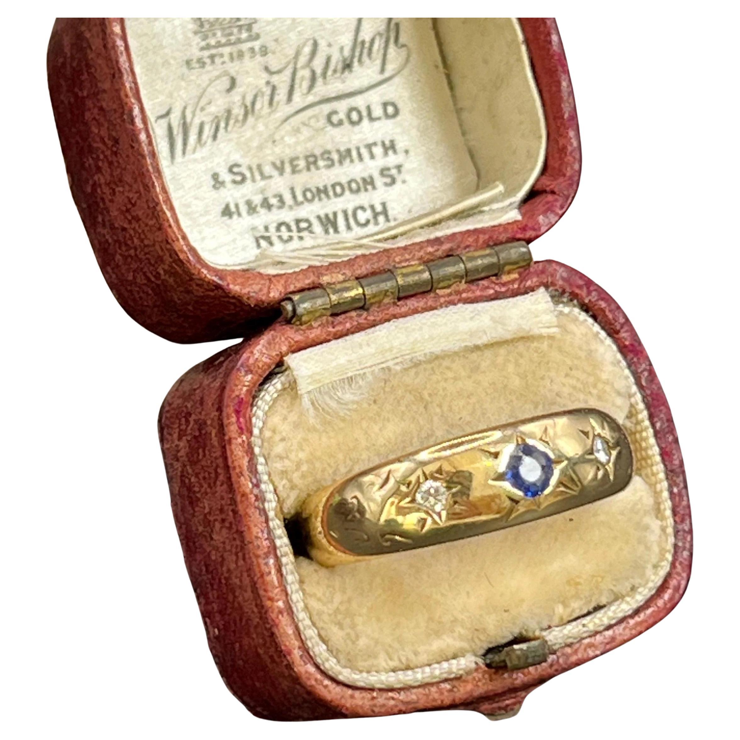 Anello antico in oro giallo 18ct Edwardiano con zaffiro e diamante incastonati a stella con tre pietre