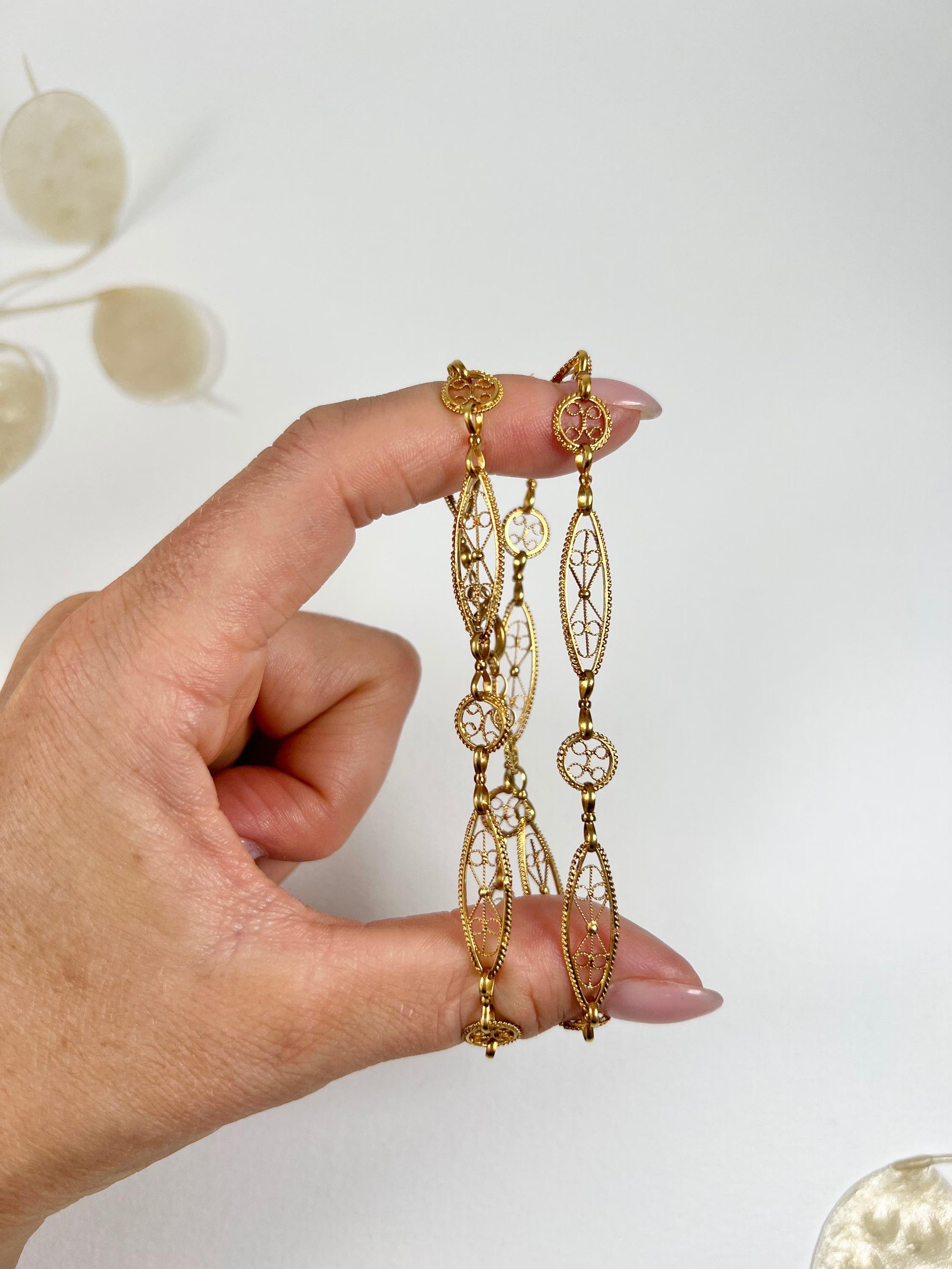 Antique 18ct Yellow Gold, Fine Filigree Gold Collar Necklace For Sale 6