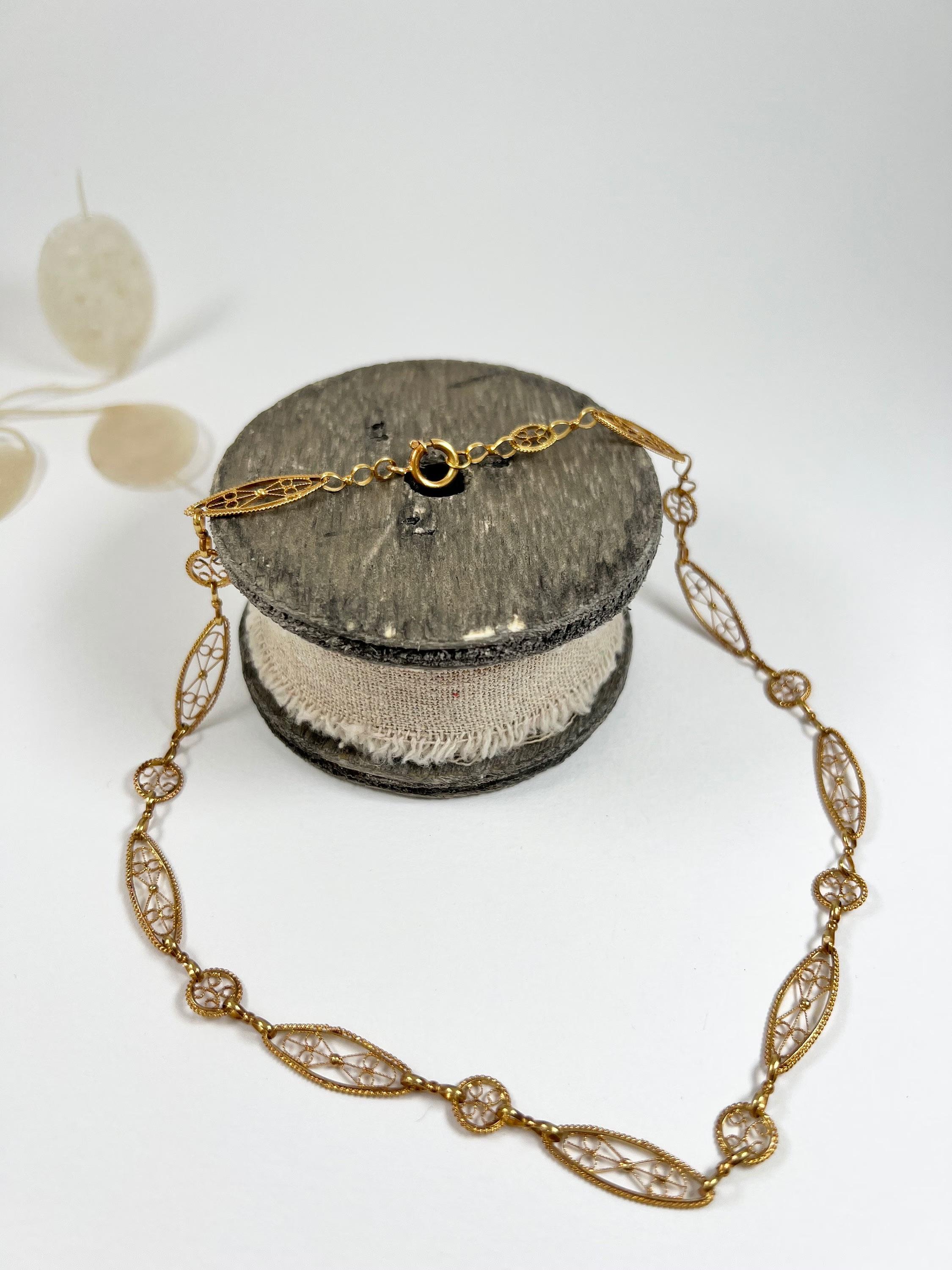 Women's or Men's Antique 18ct Yellow Gold, Fine Filigree Gold Collar Necklace For Sale