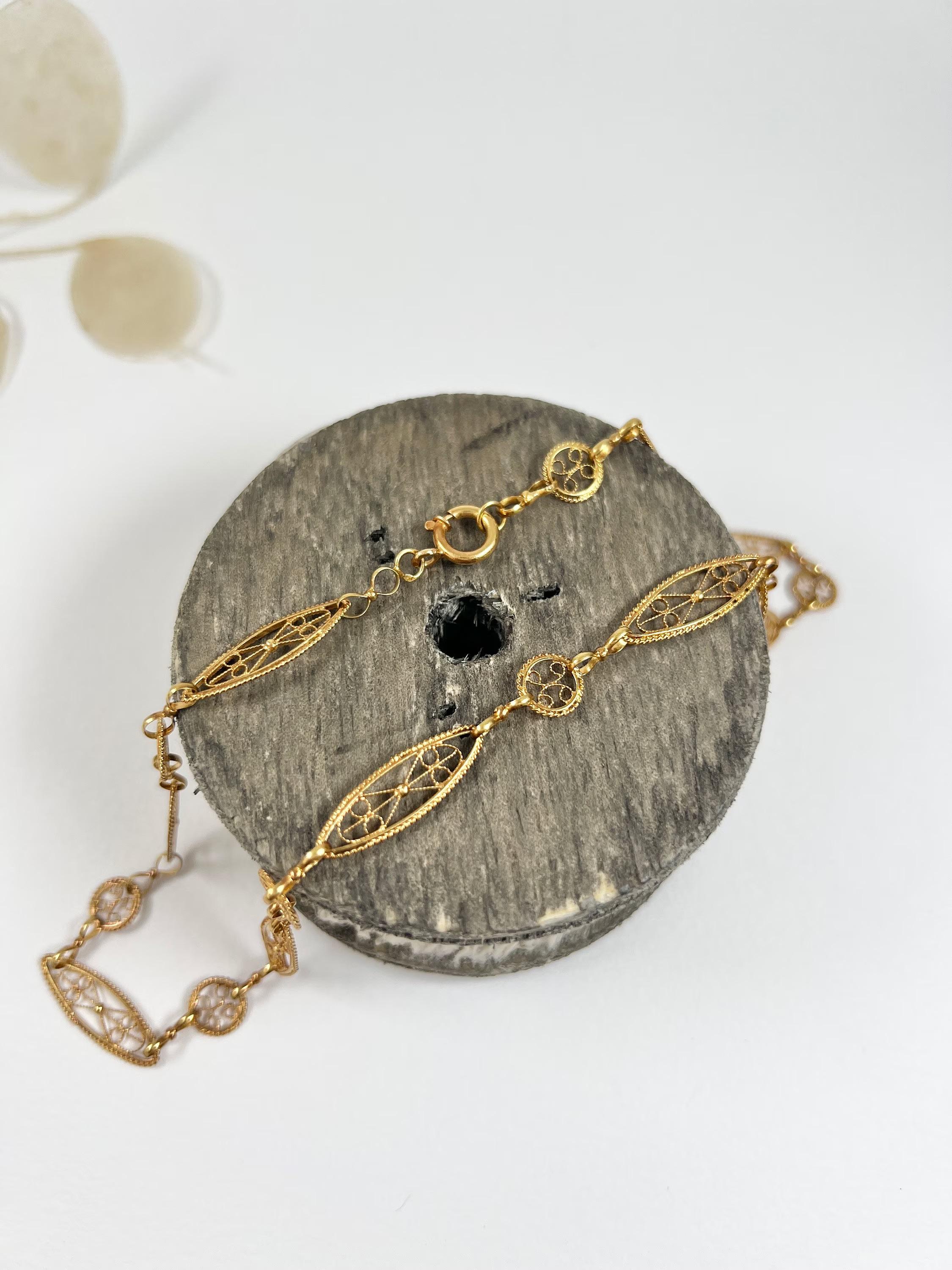 Antique 18ct Yellow Gold, Fine Filigree Gold Collar Necklace For Sale 2
