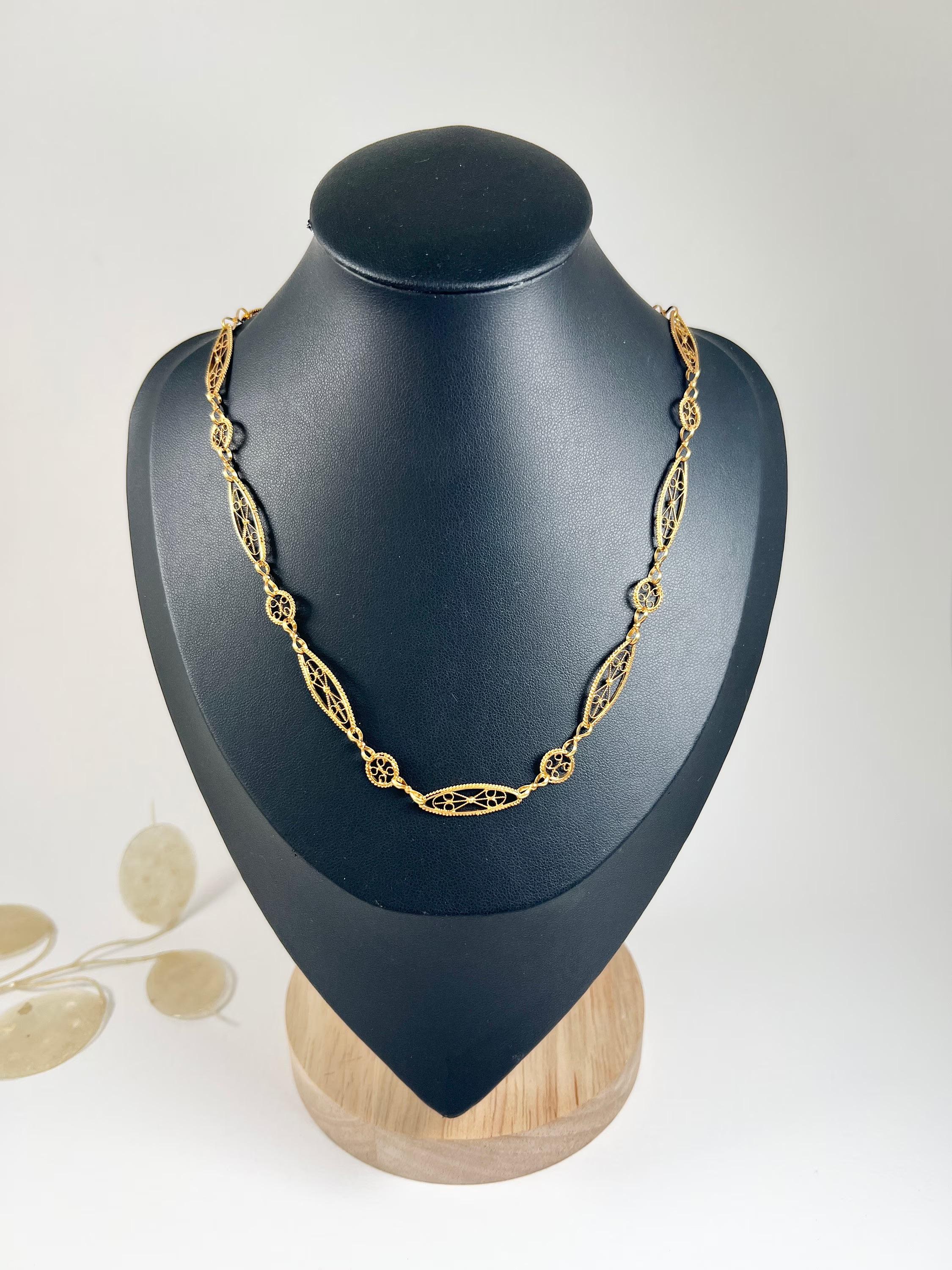 Antique 18ct Yellow Gold, Fine Filigree Gold Collar Necklace For Sale 3