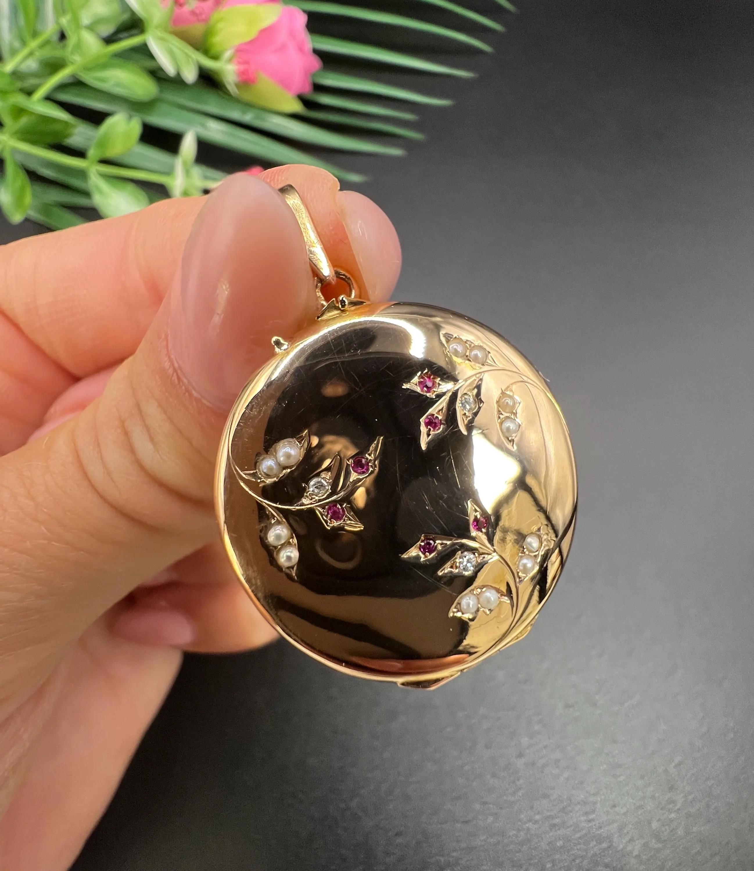Antique médaillon en or jaune 18ct français, édouardien, avec rubis, diamants et perles de rocaille en vente 4