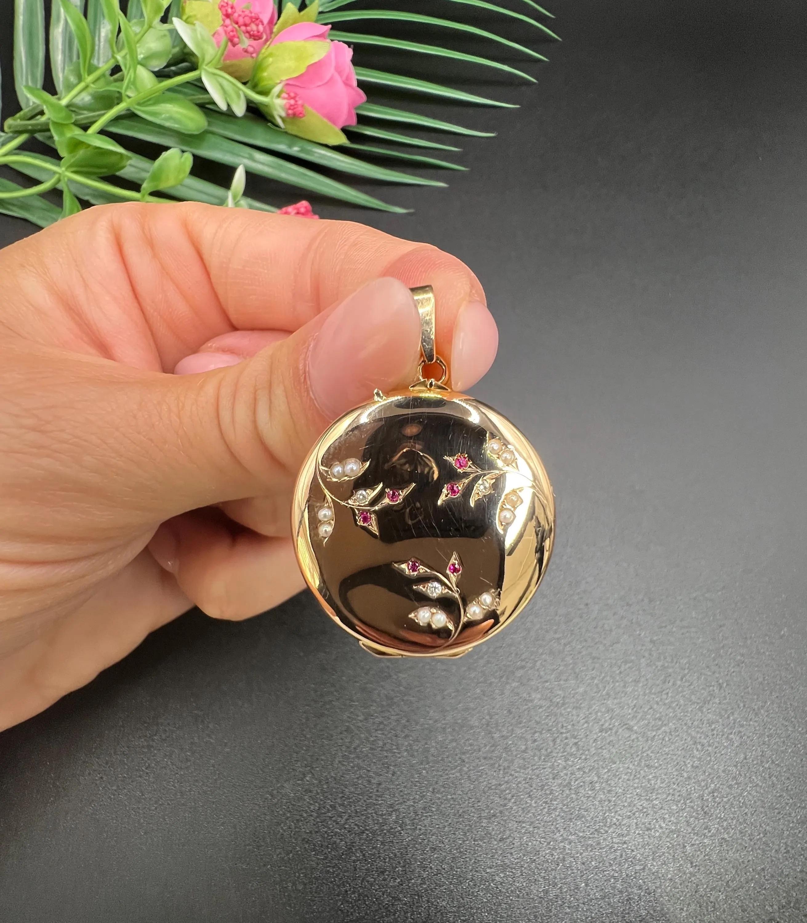 Antique médaillon en or jaune 18ct français, édouardien, avec rubis, diamants et perles de rocaille en vente 5