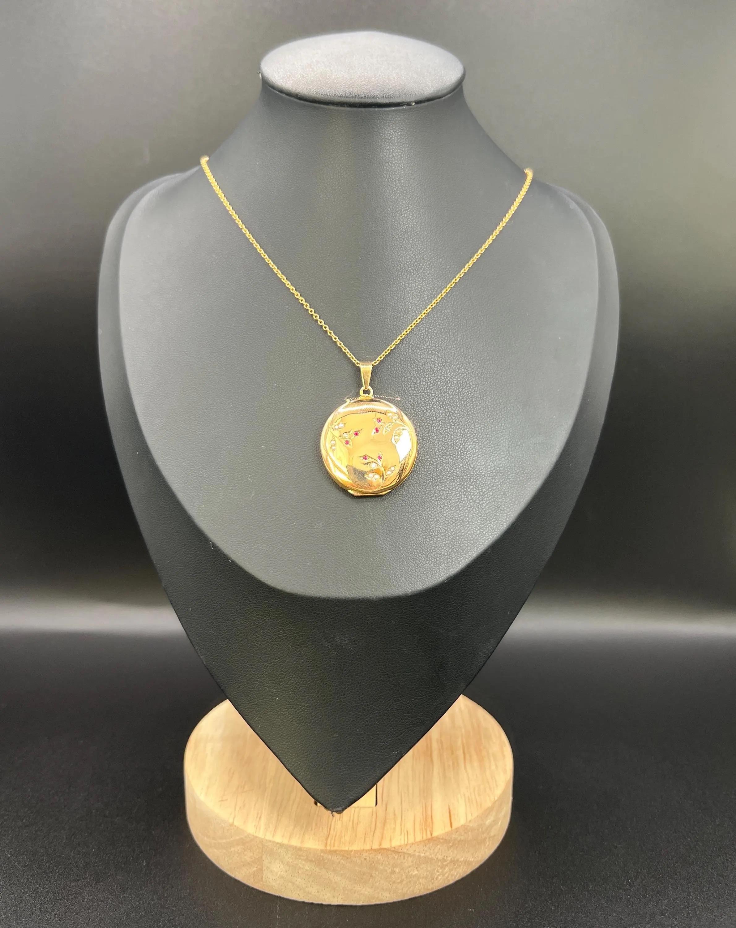 Édouardien Antique médaillon en or jaune 18ct français, édouardien, avec rubis, diamants et perles de rocaille en vente