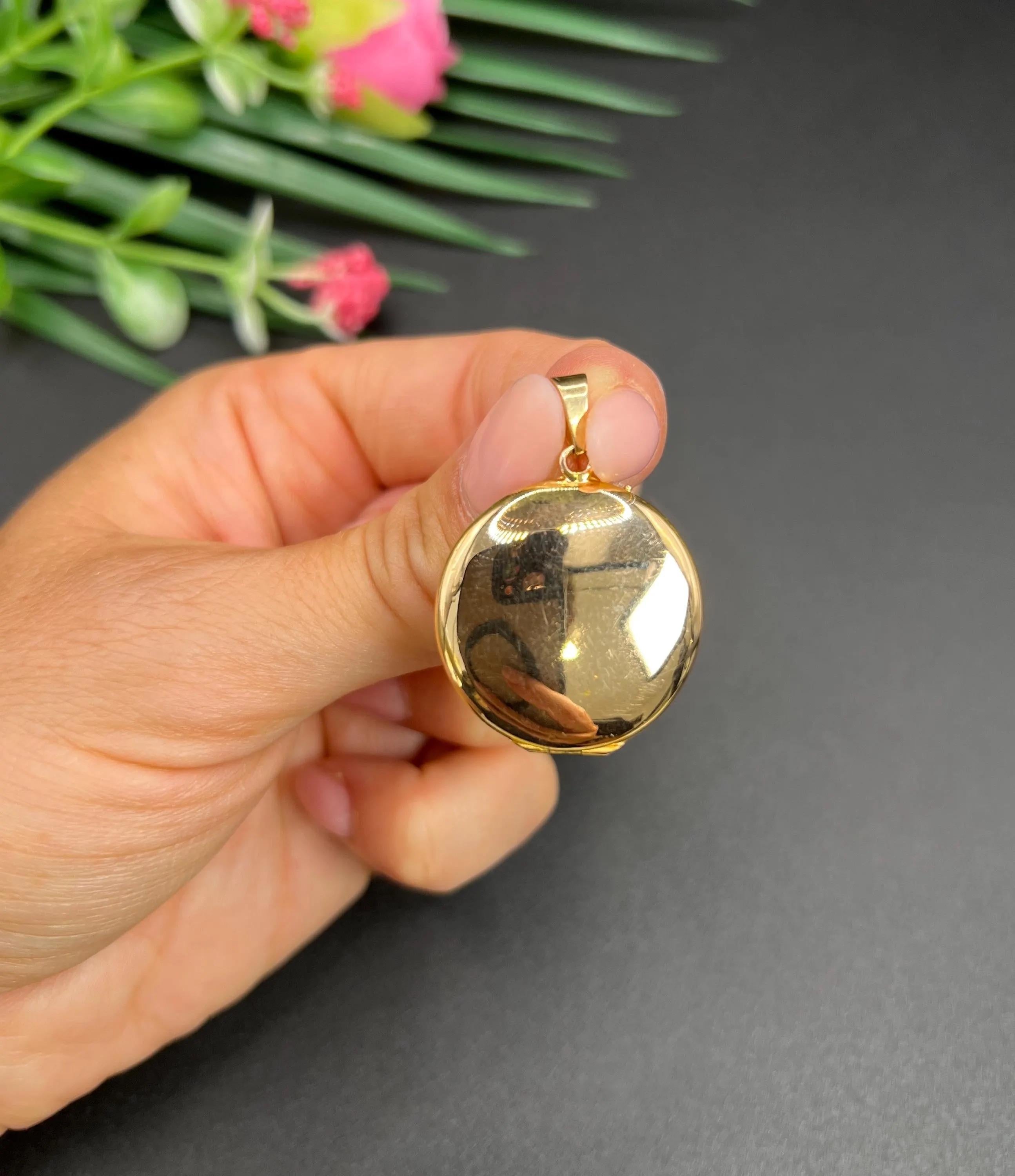 Antique médaillon en or jaune 18ct français, édouardien, avec rubis, diamants et perles de rocaille en vente 3