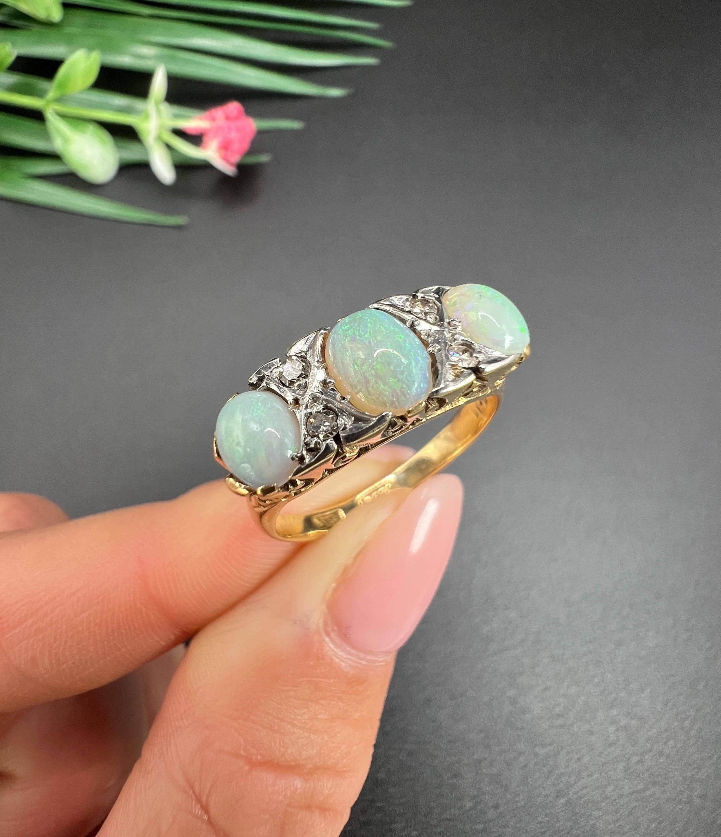 Antiker 18ct Gelbgold & Platin, Edwardianischer geschnitzter Opal und Diamantring im Angebot 6