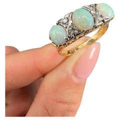 Antiker 18ct Gelbgold & Platin, Edwardianischer geschnitzter Opal und Diamantring