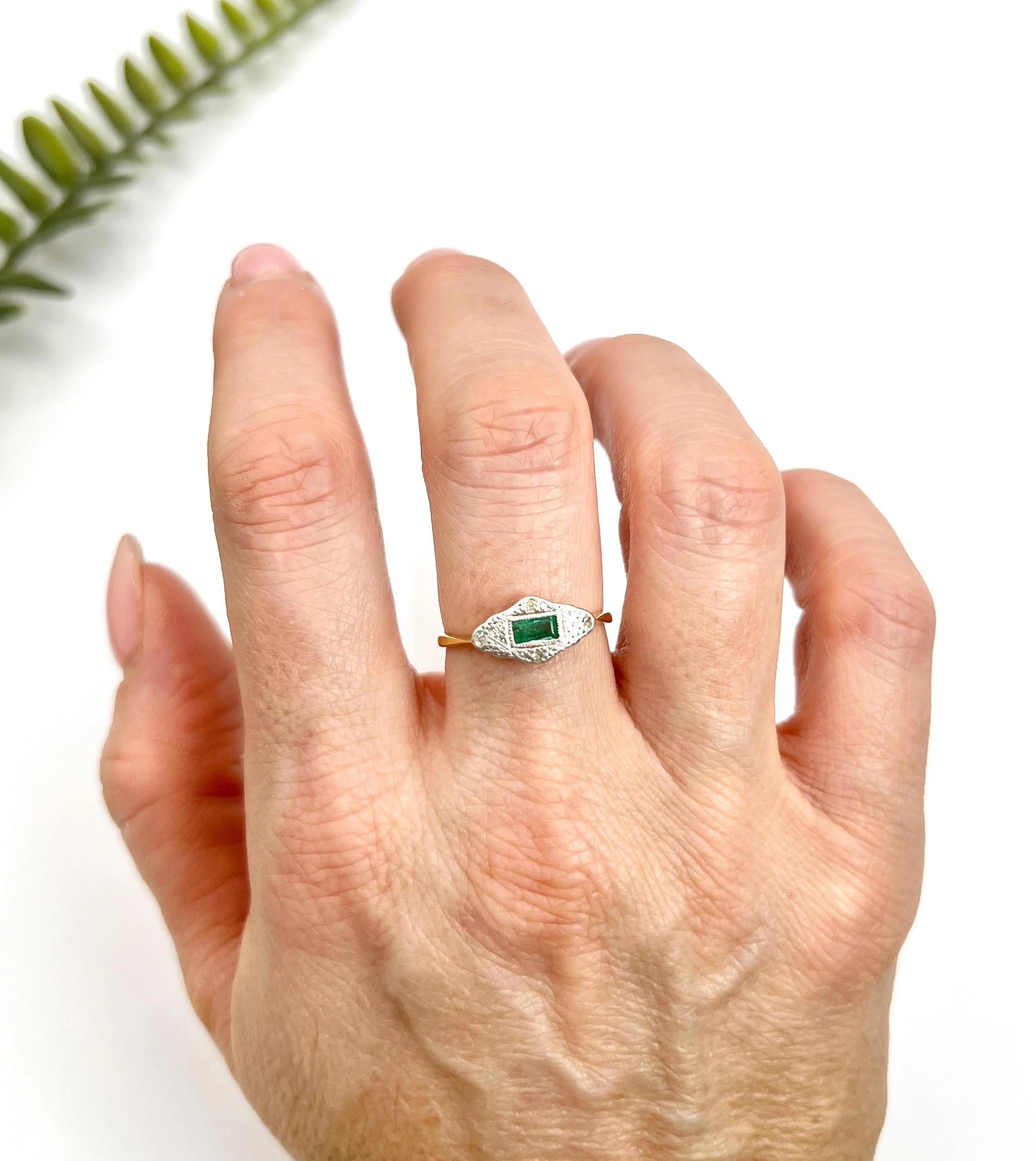 Antique 18ct Yellow Gold & Platinum, Edwardian Emerald and Diamond Ring 3