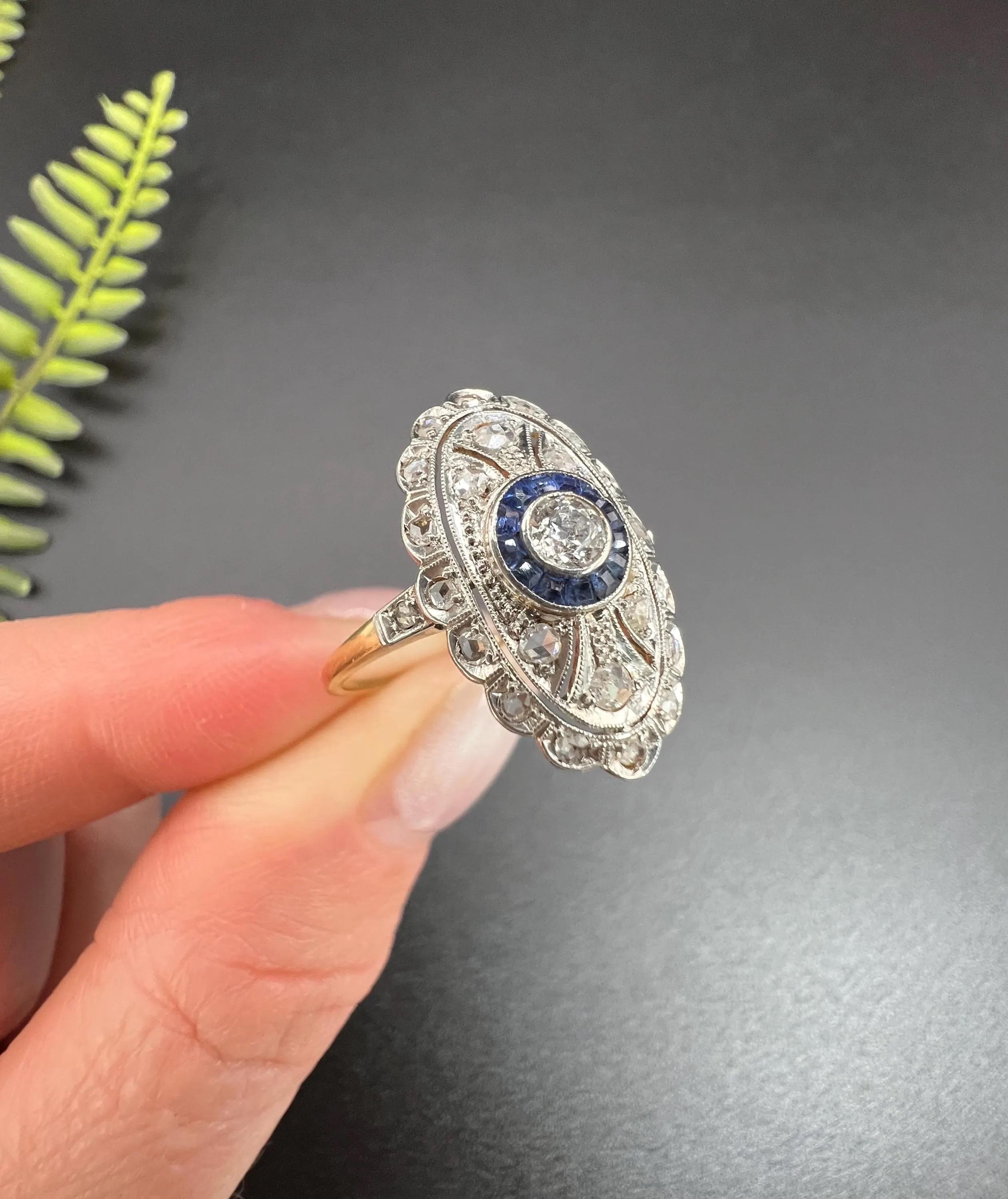 Bague cible édouardienne ancienne en or jaune 18 carats et platine, saphirs et diamants en vente 4