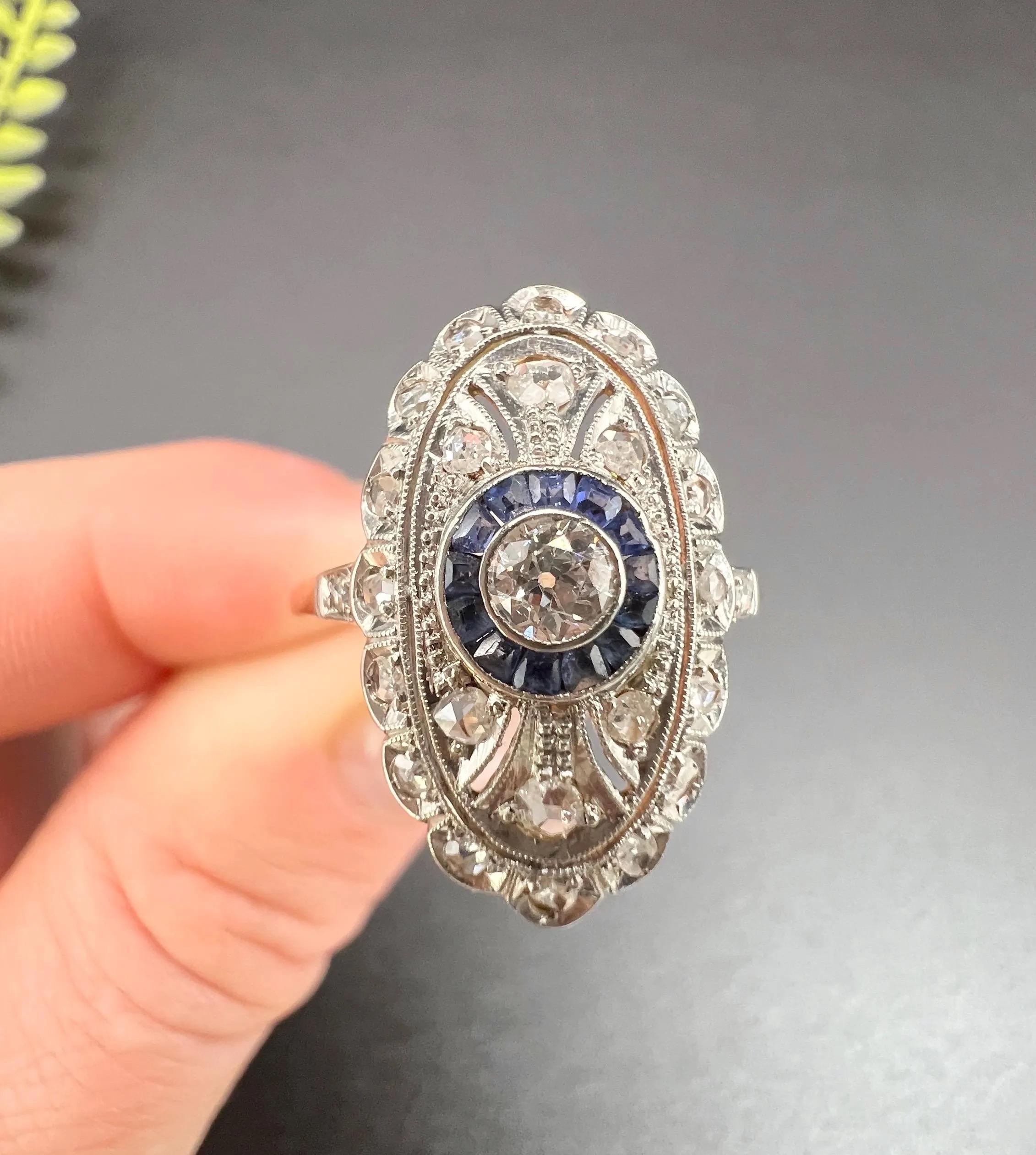 Bague cible édouardienne ancienne en or jaune 18 carats et platine, saphirs et diamants Bon état - En vente à Brighton, GB