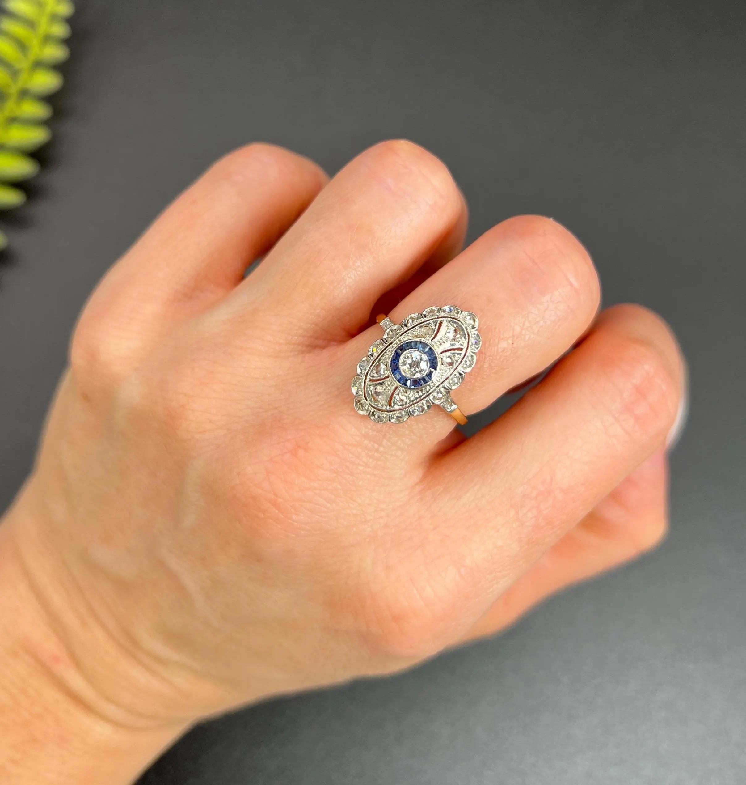 Bague cible édouardienne ancienne en or jaune 18 carats et platine, saphirs et diamants en vente 1