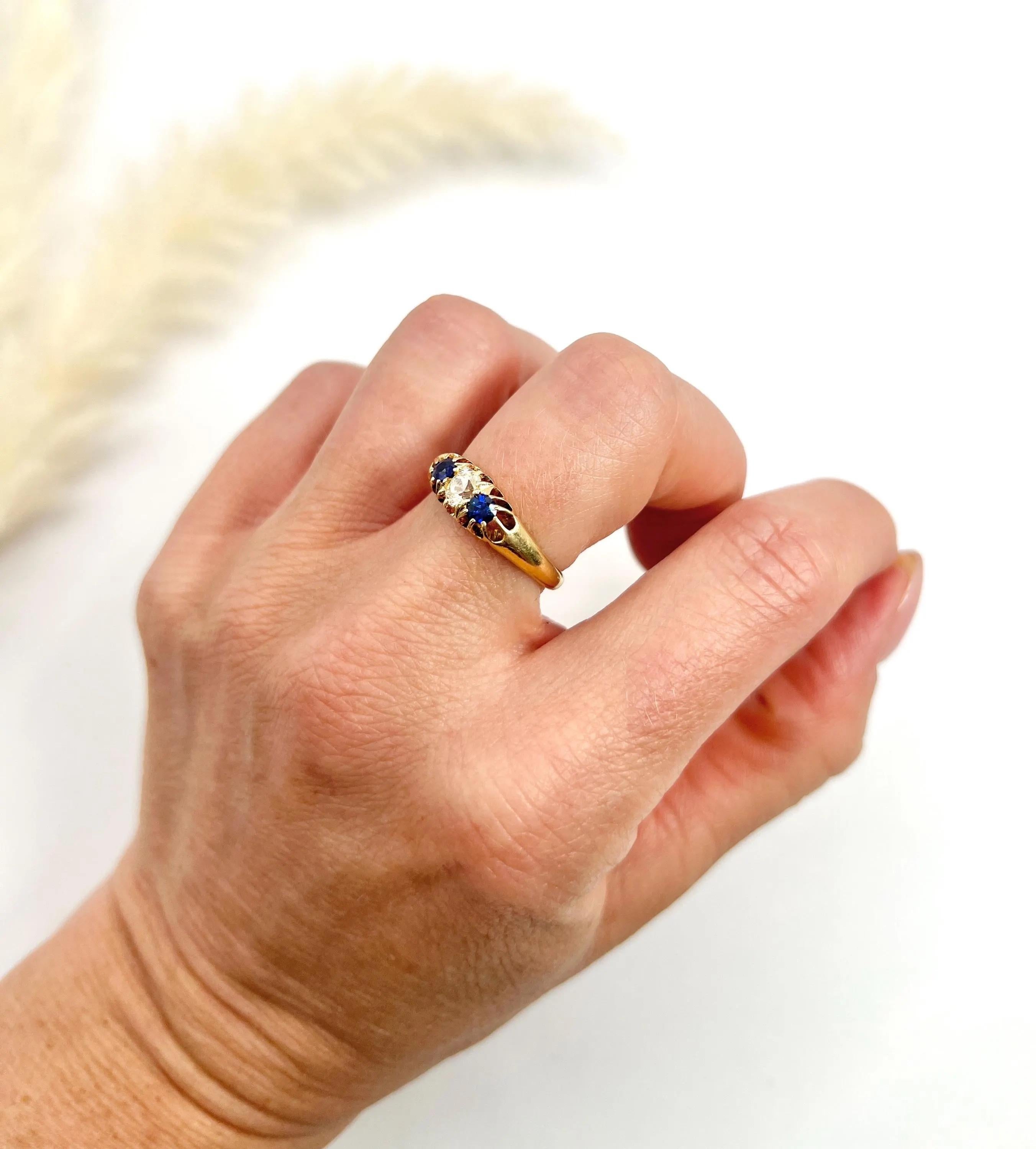 Edwardian Antique 18ct Gold Sapphire & Diamond 3 Stone Ring Hallmarked Birmingham 1908
