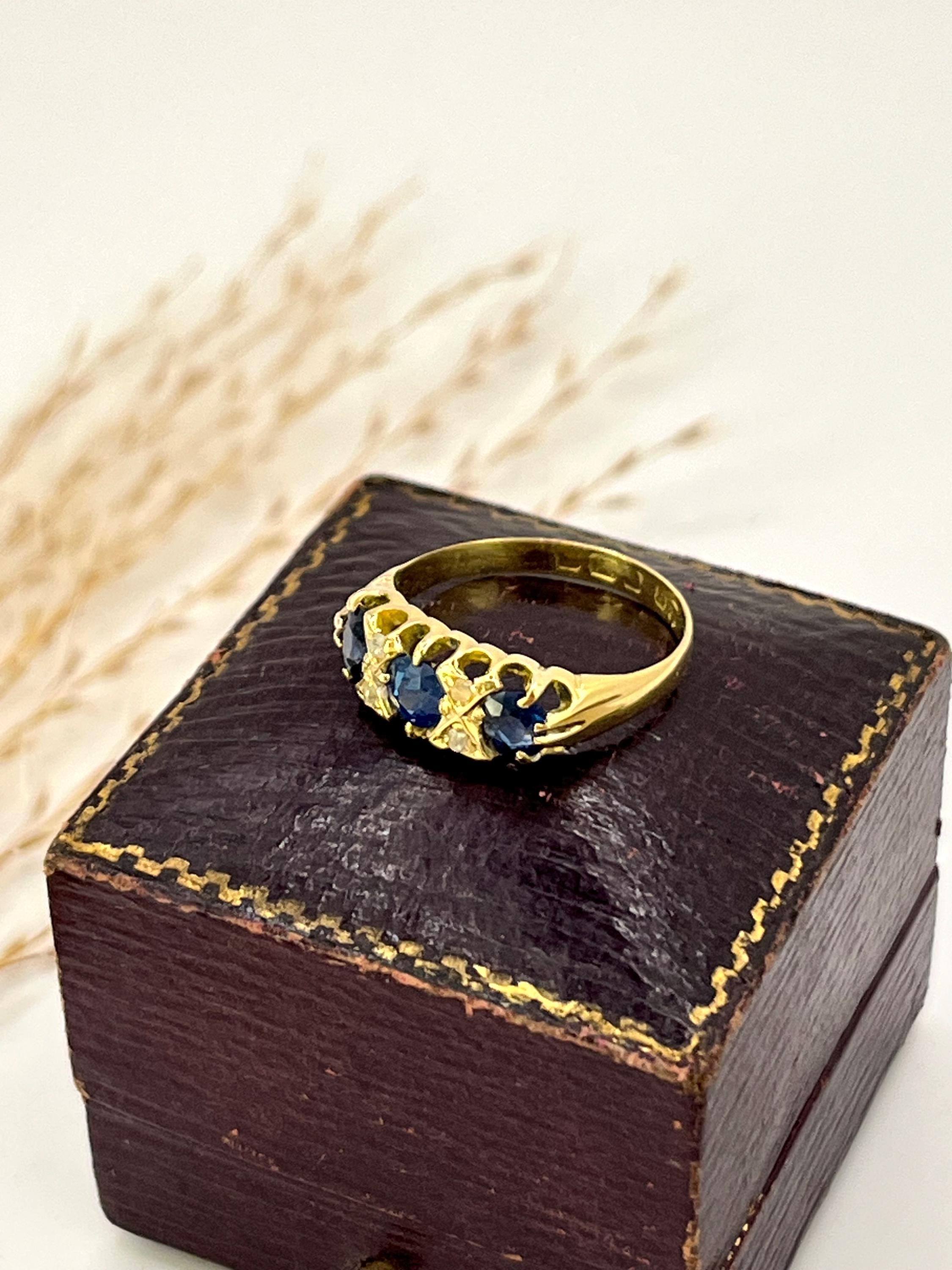 Antiker Ring aus 18 Karat Gelbgold, Saphir und Diamant, CIRCA 1900 (Edwardian) im Angebot