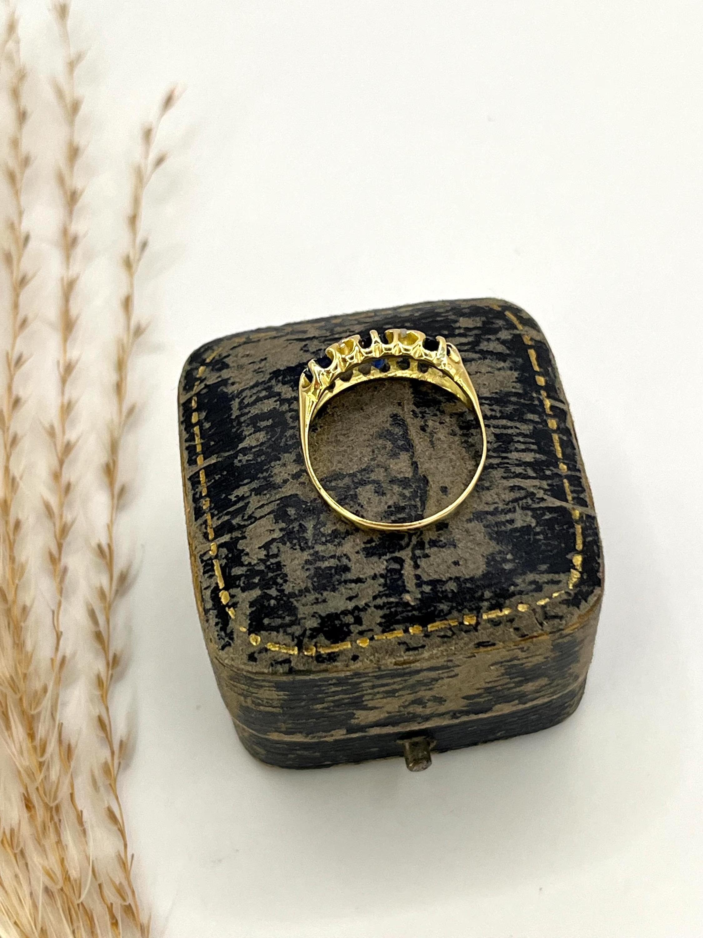 Antiker Ring aus 18 Karat Gelbgold, Saphir und Diamant, CIRCA 1900 für Damen oder Herren im Angebot