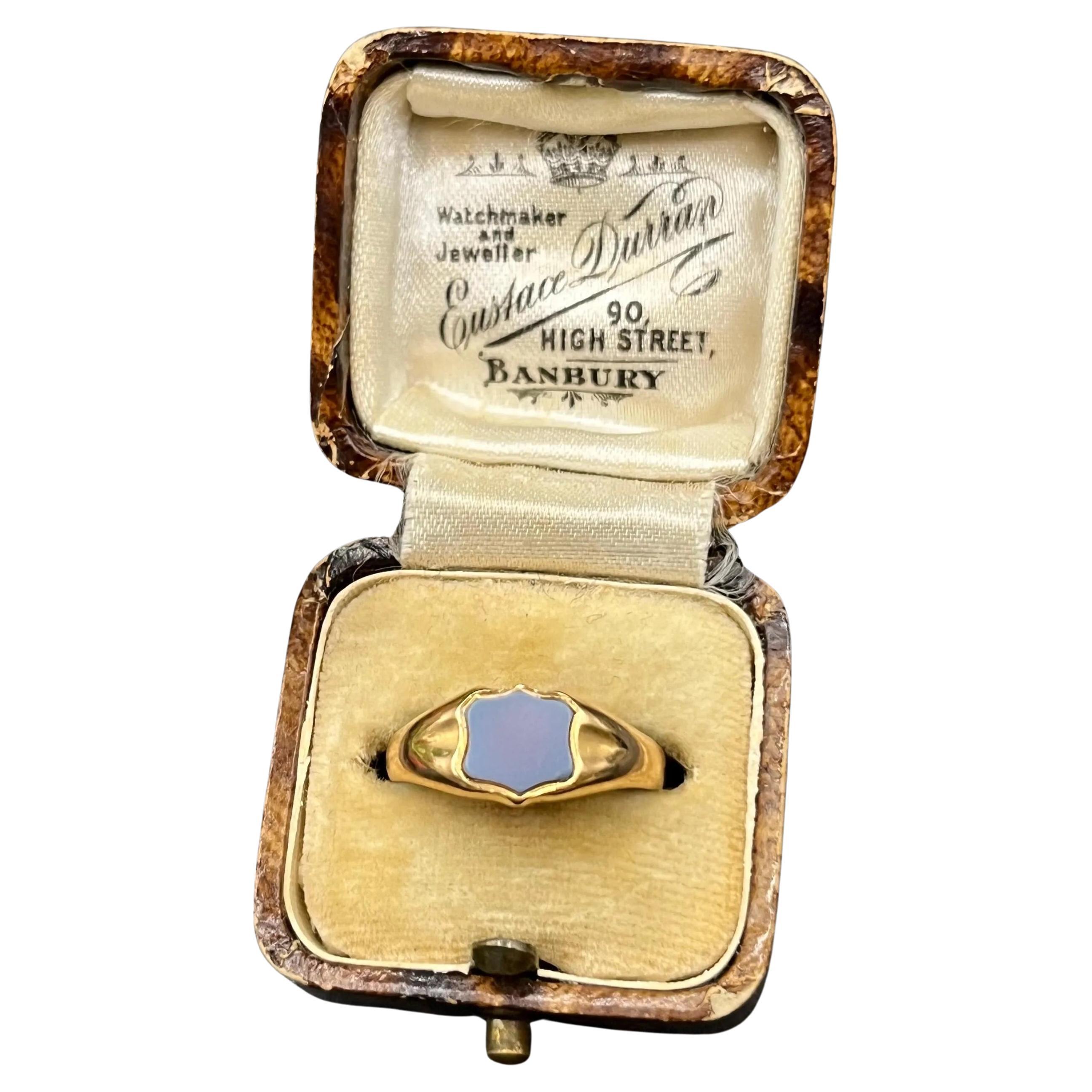 Antico anello con sigillo in oro giallo 18ct e sardonica a scudo, CIRCA 1900