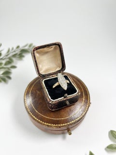 Anello antico in oro giallo 18ct con timbro e diamante vittoriano Marquise/Navette