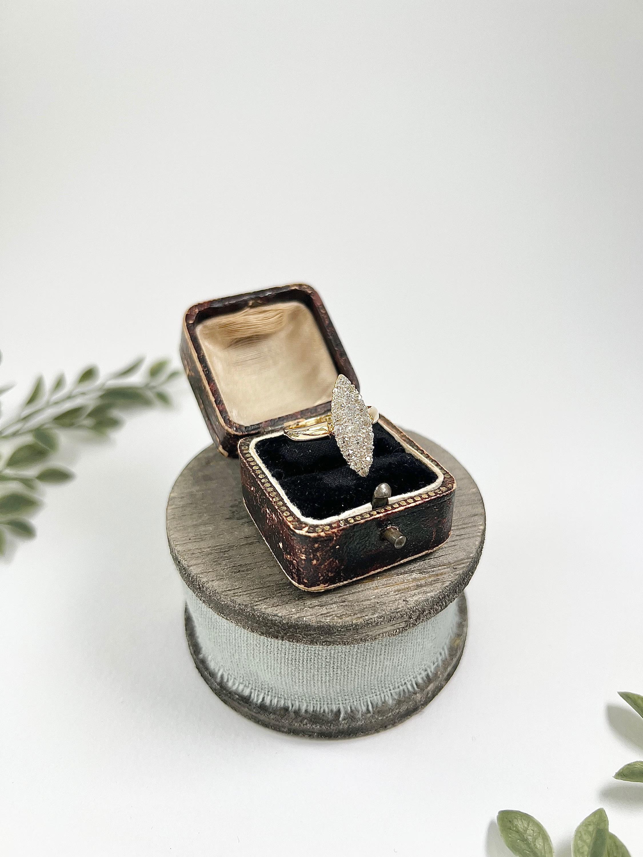 Antique 18ct Yellow Gold Stamped, Victorian Diamond Marquise/Navette Ring For Sale 2