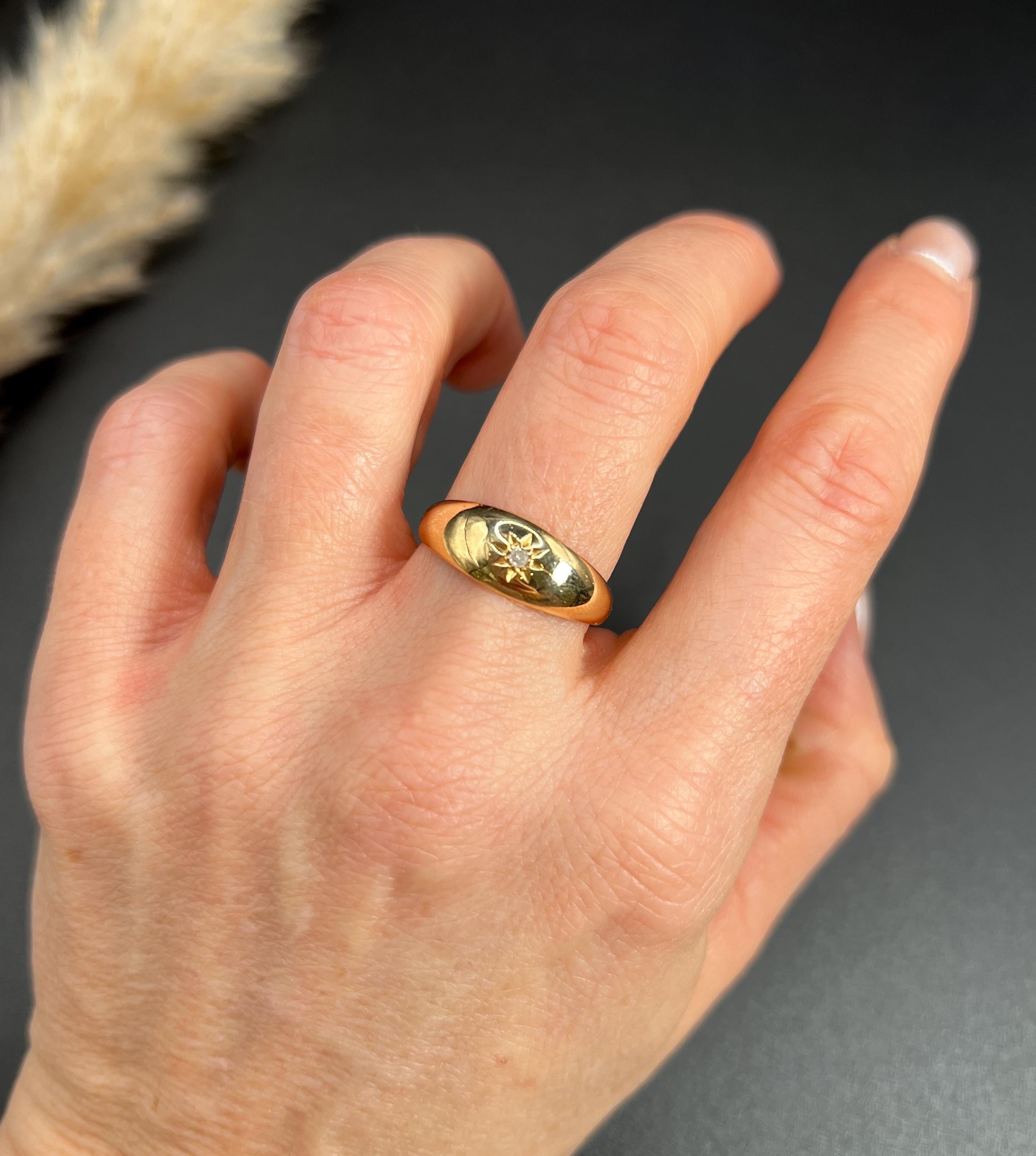 Old Mine Cut Antique 18ct Yellow Gold, Star Set Diamond Band Ring, Hallmarked Birmingham 1917 For Sale