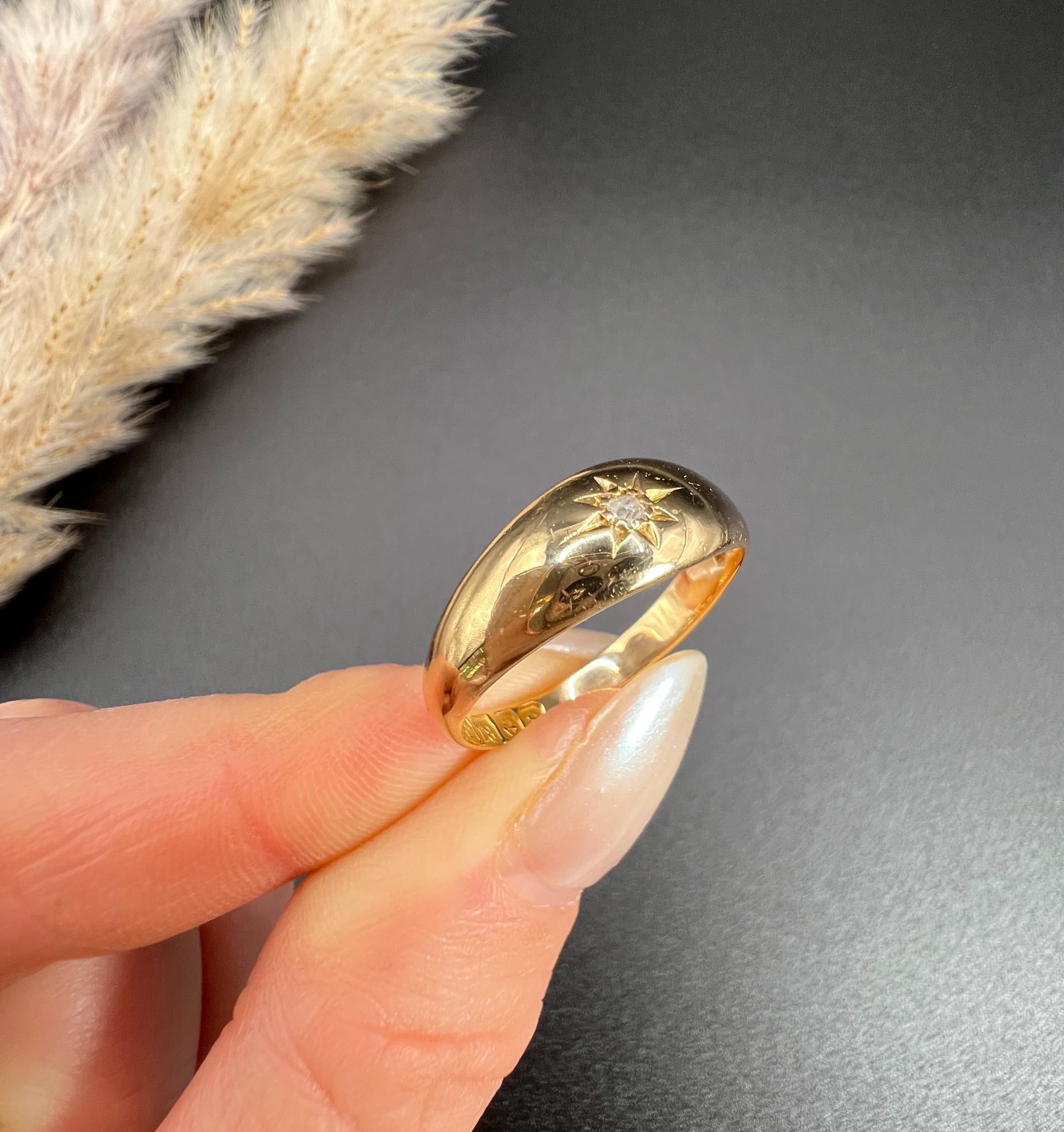 Antique 18ct Yellow Gold, Star Set Diamond Band Ring, Hallmarked Birmingham 1917 For Sale 3