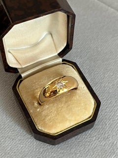 Anello antico in oro giallo 18ct con diamanti taglio vecchio incastonati a stella
