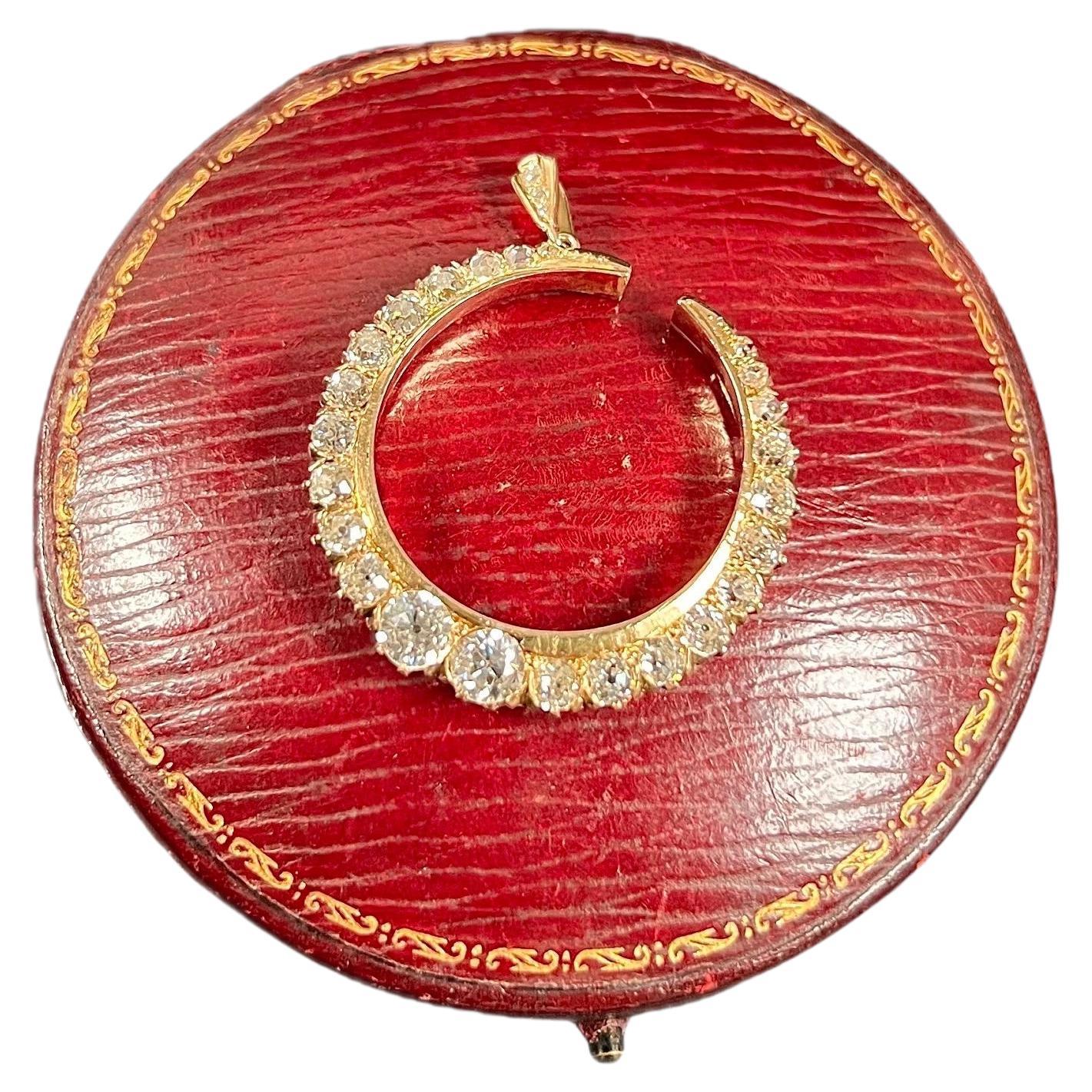 Pendentif victorien ancien en or jaune 18 carats avec croissant de lune et diamants de 3,75 carats en vente
